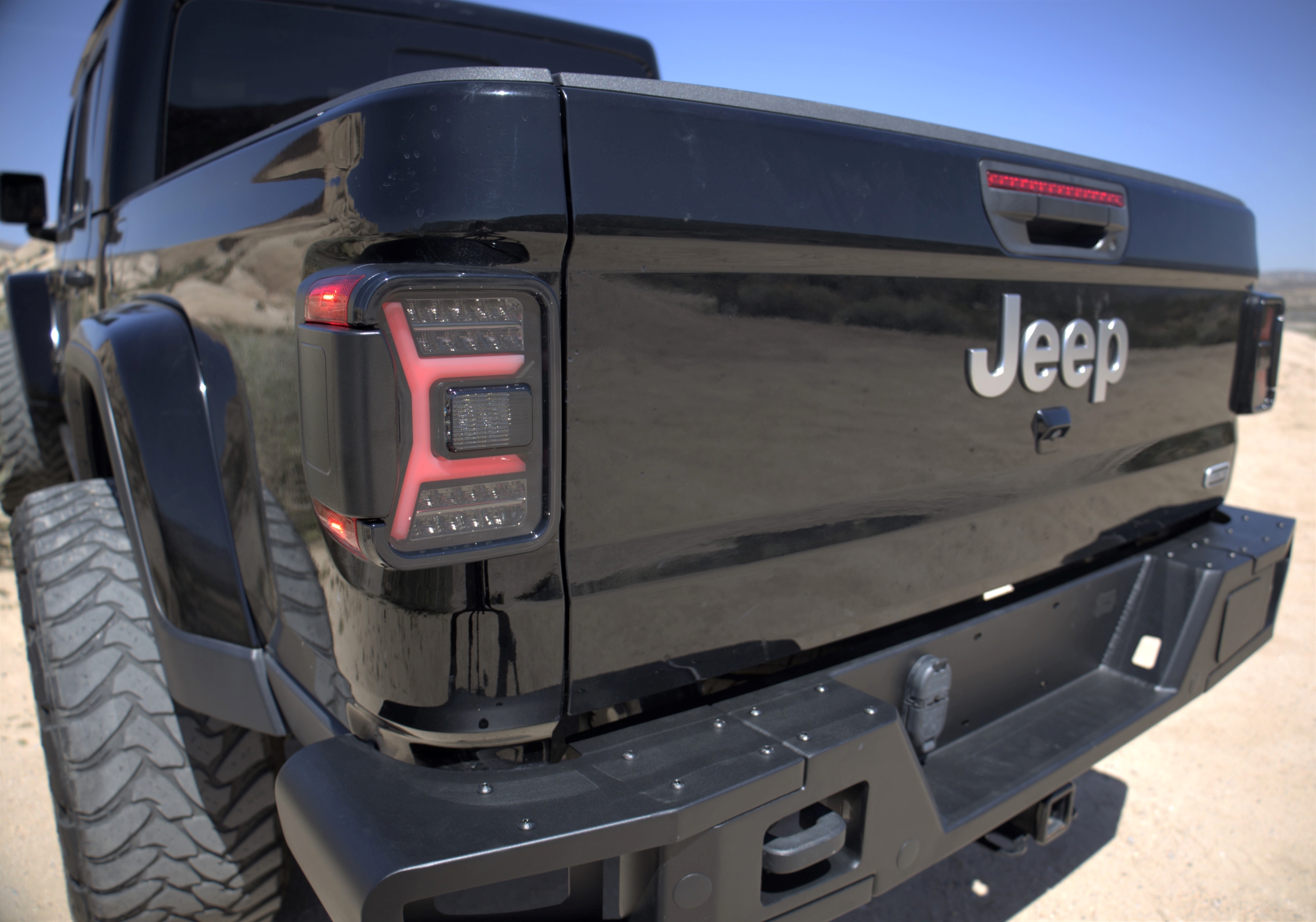 Winjet RENEGADE TAIL LIGHTS CTRNG0669-BS-SQ