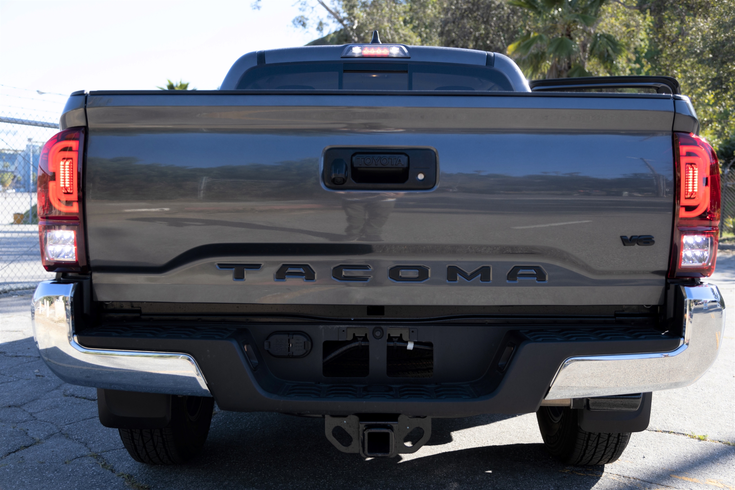 Winjet RENEGADE TAIL LIGHTS CTRNG0685-BR-SQ