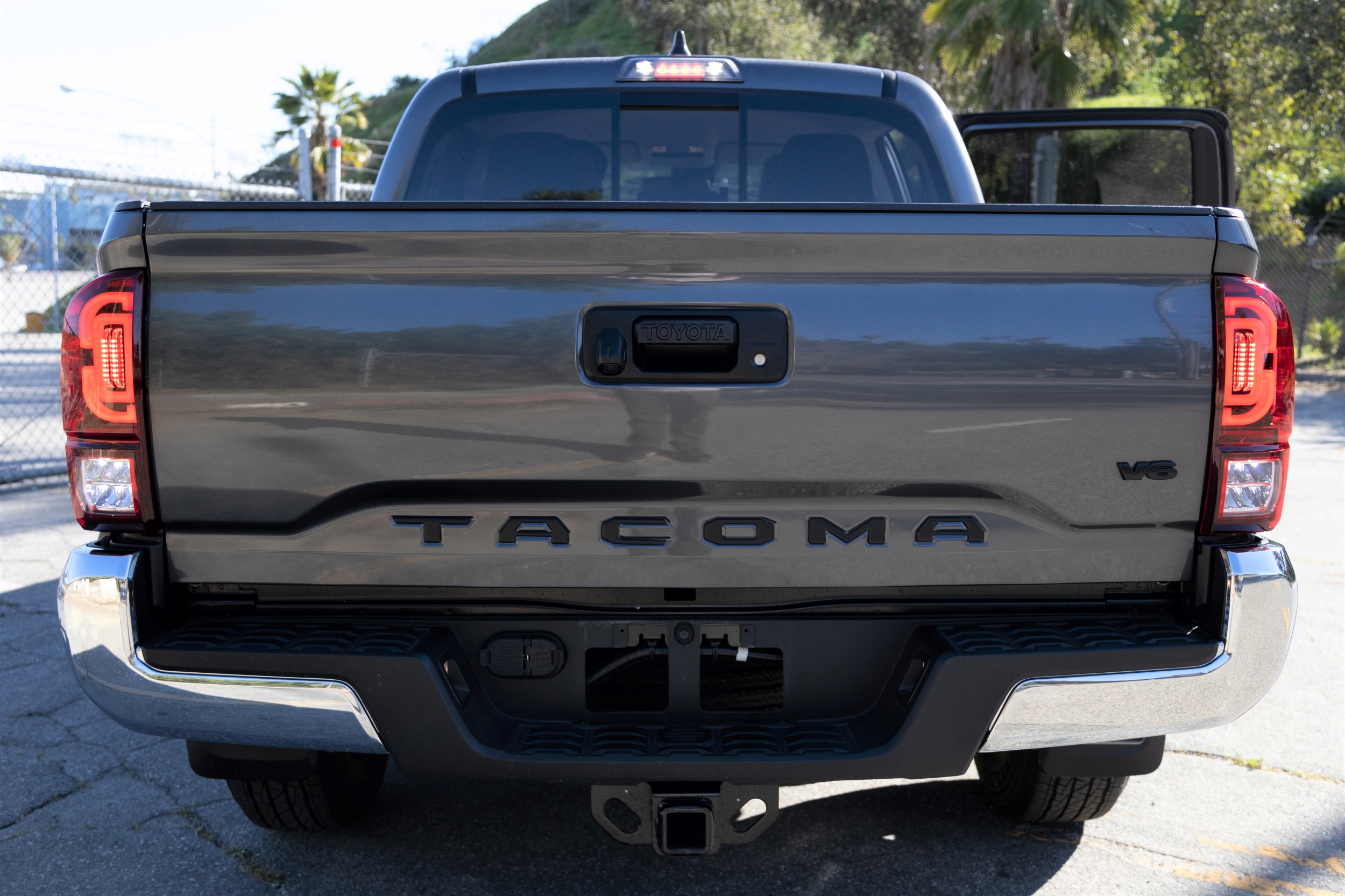 Winjet RENEGADE TAIL LIGHTS CTRNG0685-BR-SQ