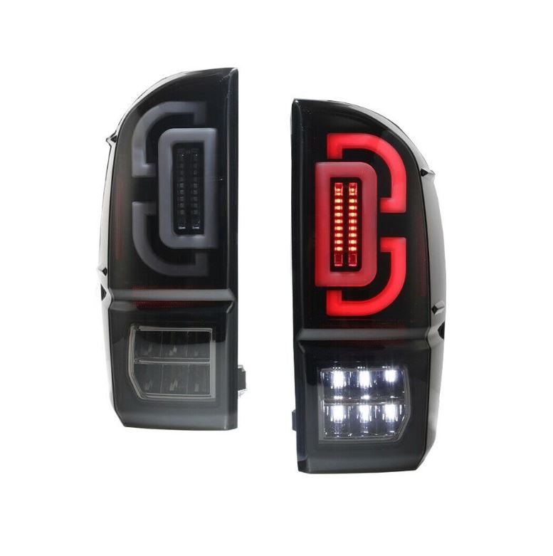 Winjet RENEGADE TAIL LIGHTS CTRNG0685-BS-SQ