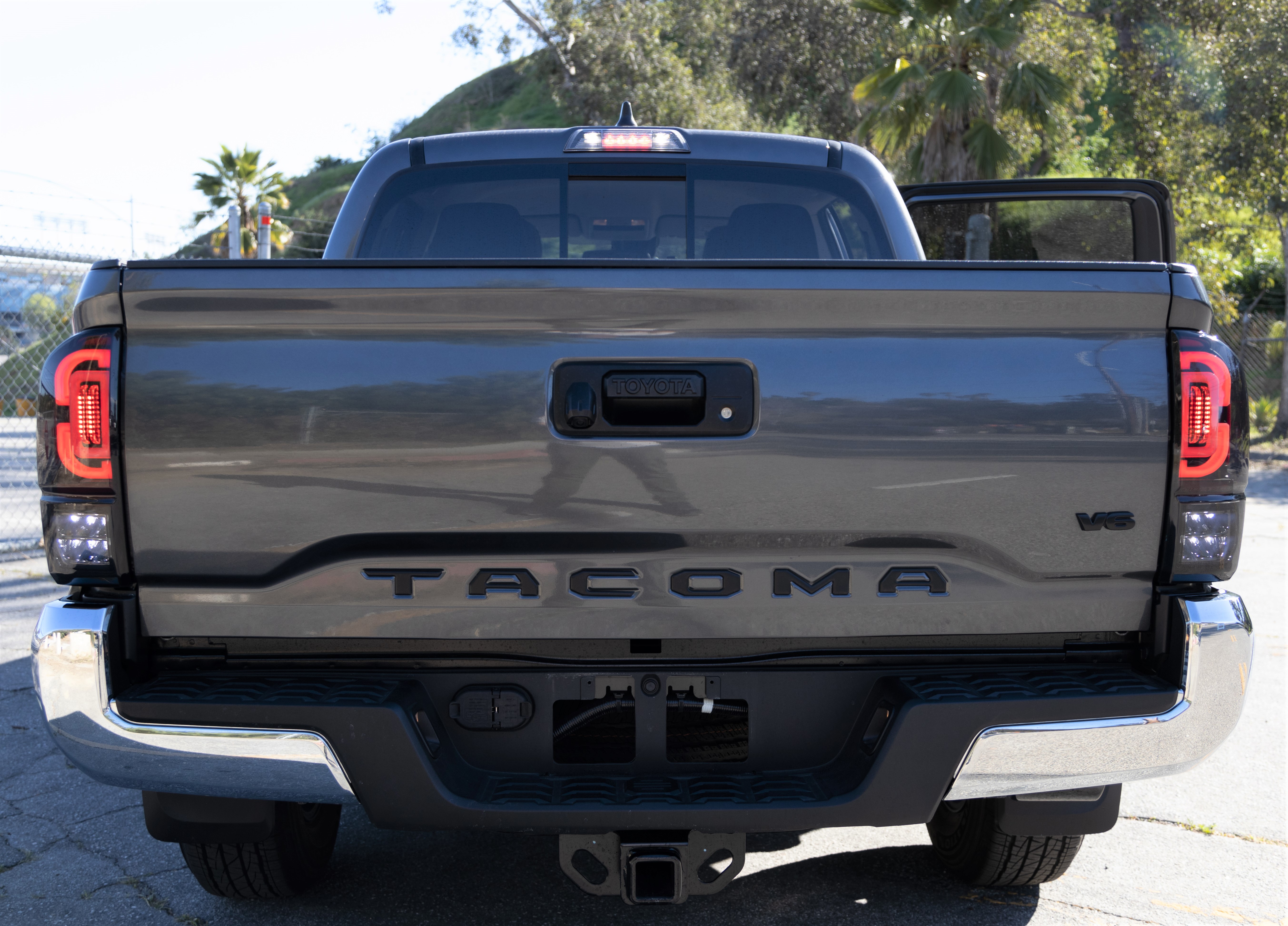 Winjet RENEGADE TAIL LIGHTS CTRNG0685-BS-SQ