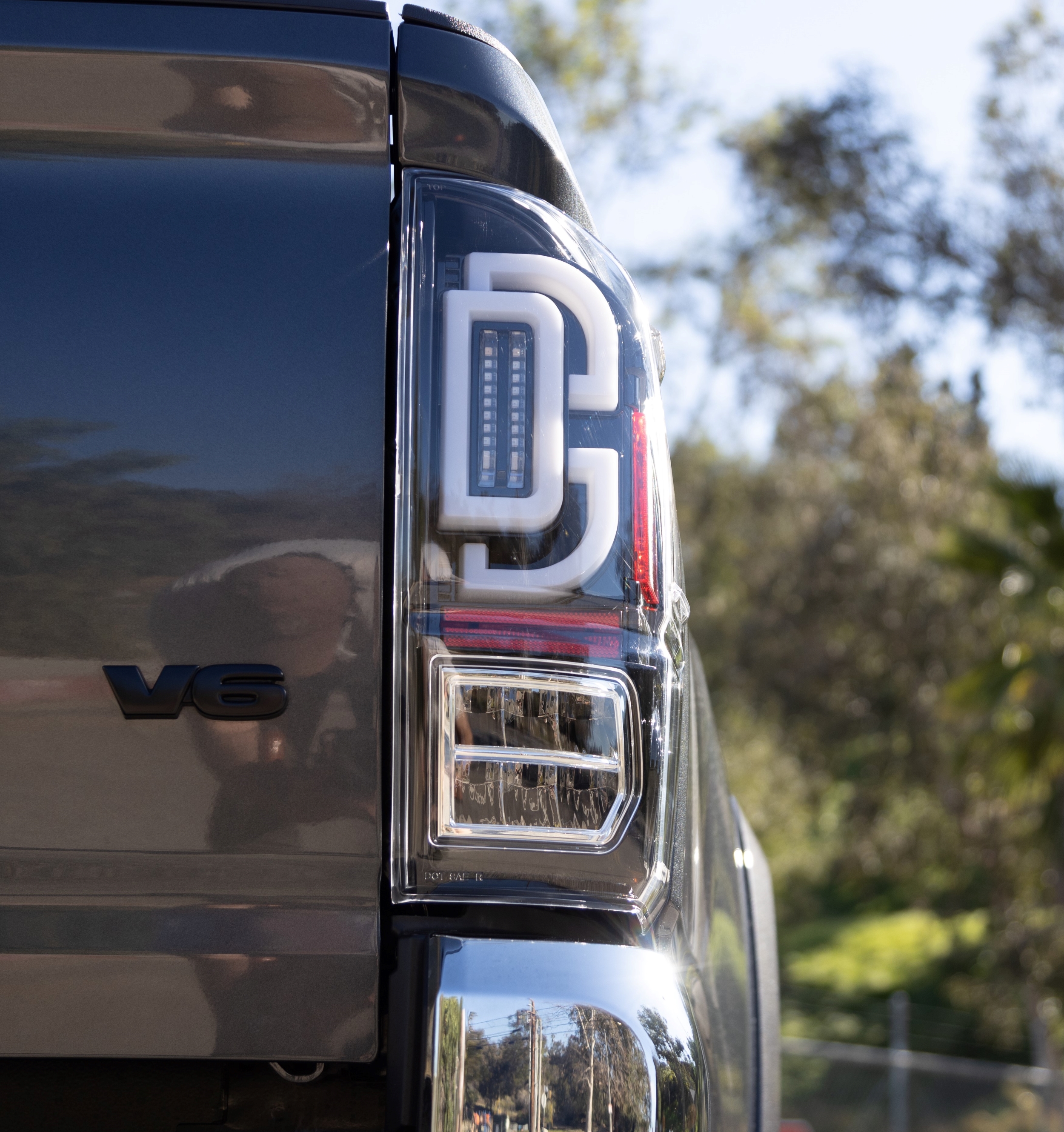 Winjet RENEGADE TAIL LIGHTS CTRNG0685-GBC-SQ