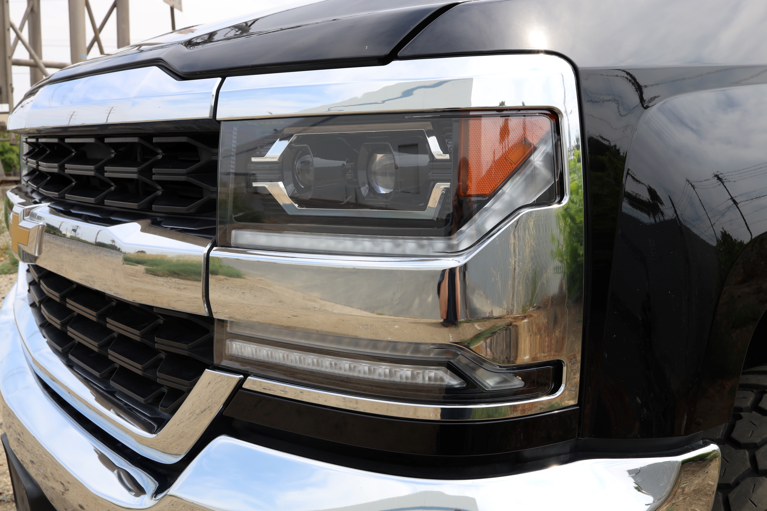 Winjet RENEGADE HEADLIGHTS CHRNG0673C-GBC-SQ