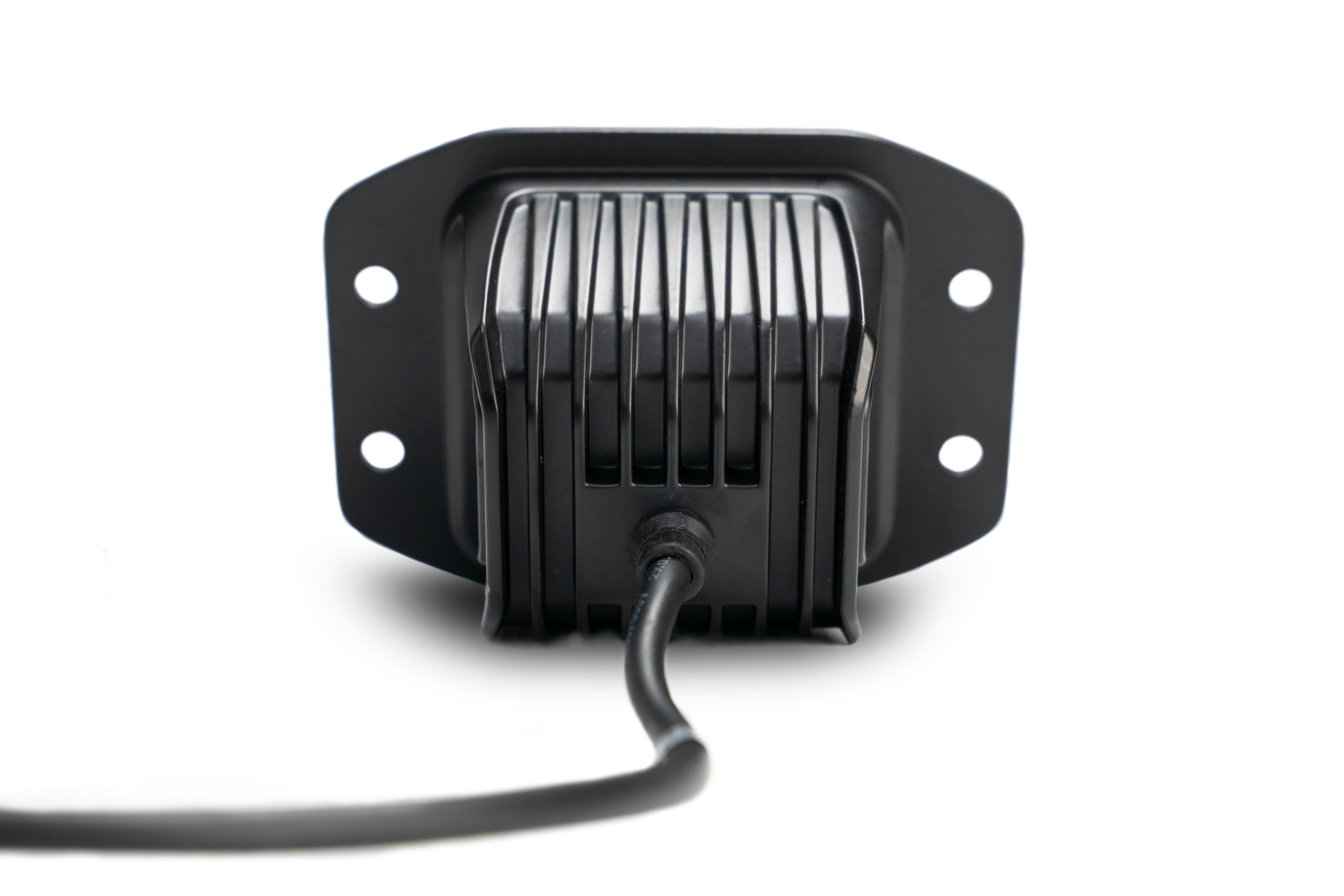 DV8 Offroad UNIVERSAL 3 in. CUBE LED LIGHT WITH FLOOD PATTERN AND FLUSH MOUNT PLATE BUILT IN BE3FMW40W