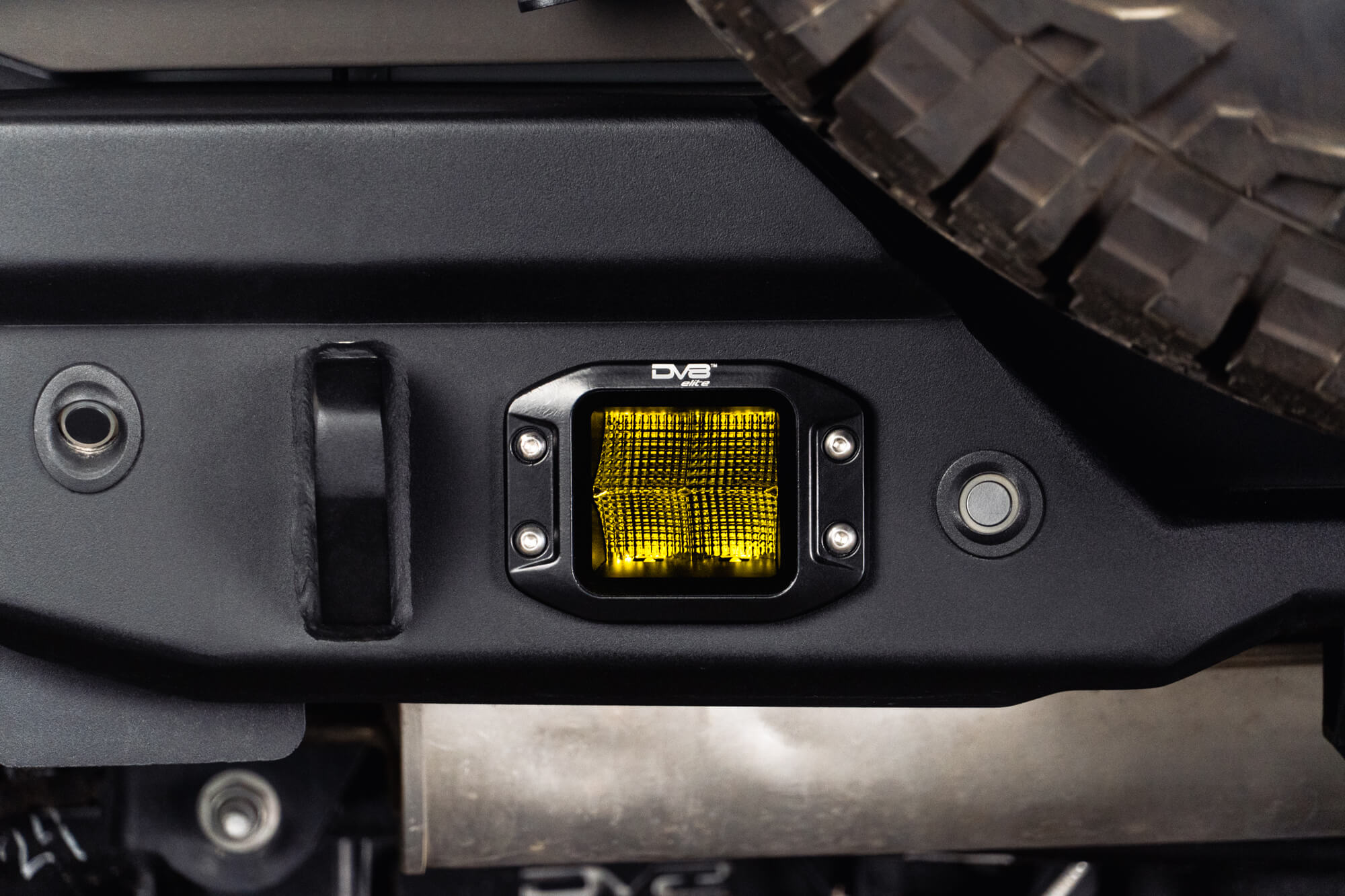 DV8 Offroad Pod Light BE3FMW40W-A