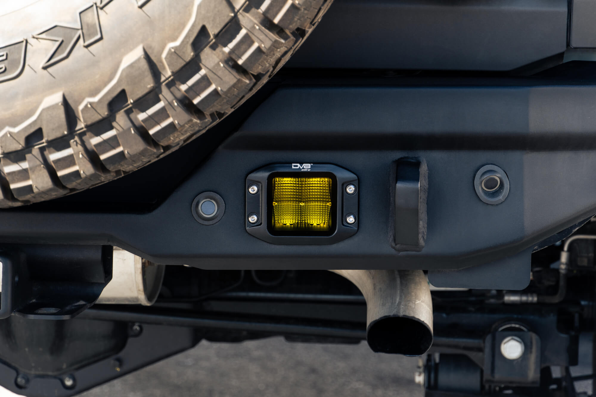 DV8 Offroad Pod Light BE3FMW40W-A