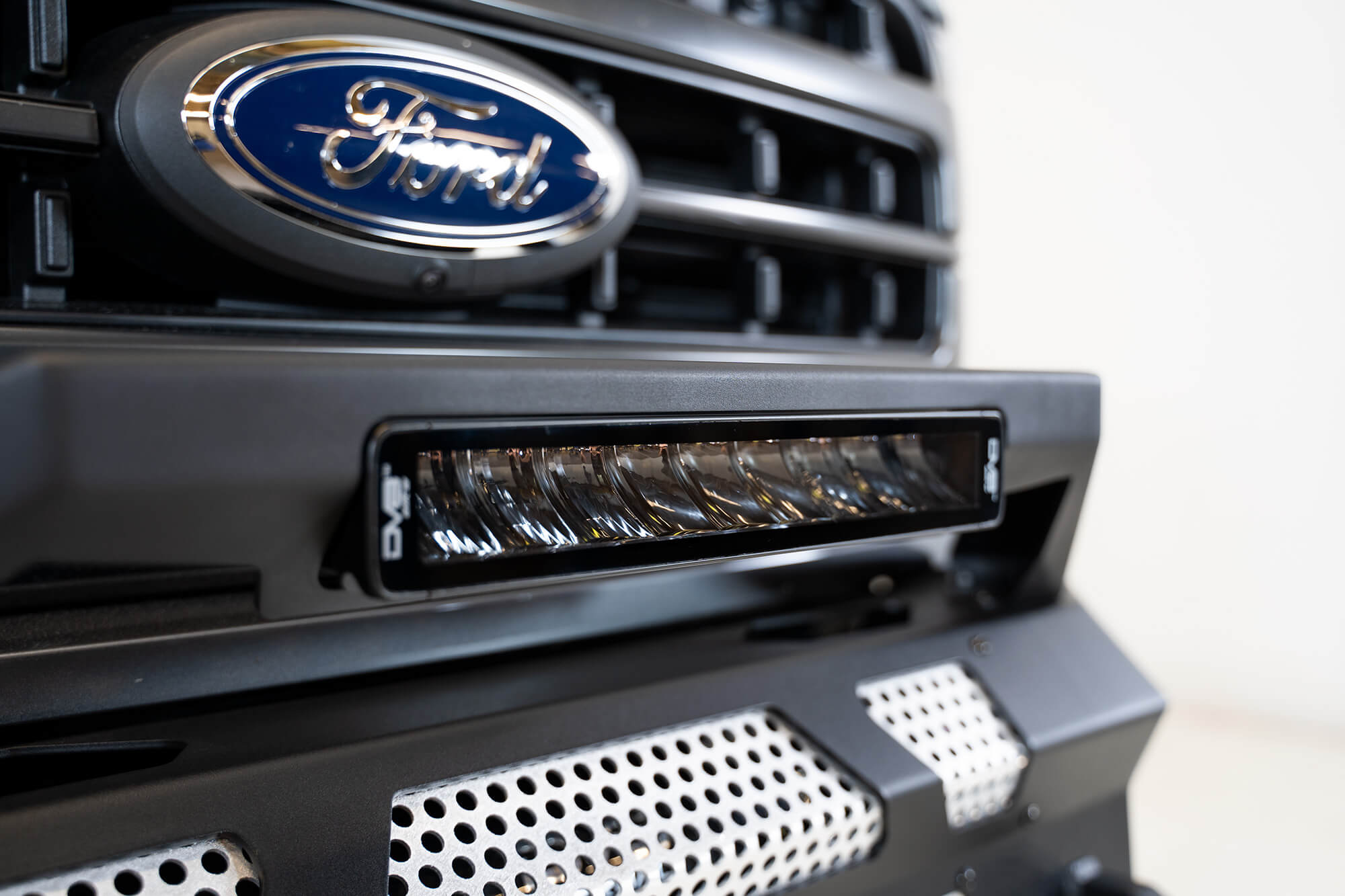 DV8 Offroad UNVL 13in. HIGH PROFILE LED LIGHT BAR w/ FLOOD/SPOT COMBO PATTERN/SIDE MOUNTS BE13EW45W