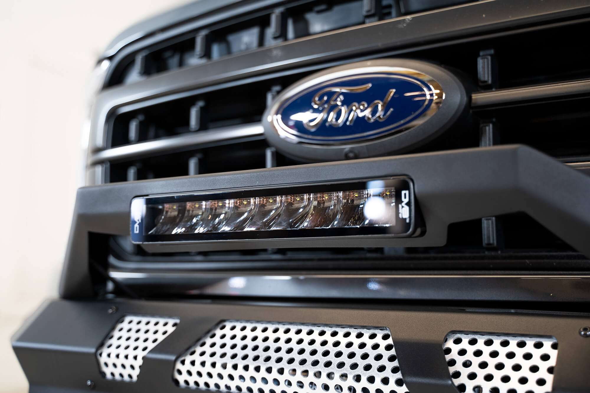 DV8 Offroad UNVL 13in. HIGH PROFILE LED LIGHT BAR w/ FLOOD/SPOT COMBO PATTERN/SIDE MOUNTS BE13EW45W