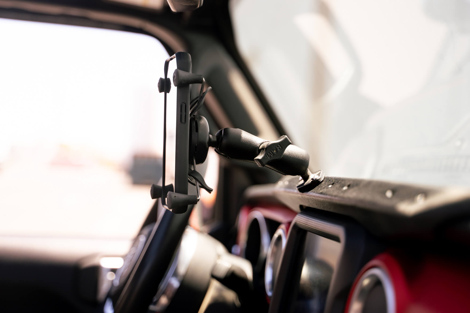 DV8 Offroad Jeep Wrangler JL & Gladiator JT Digital Device Dash Mount DMJL-01