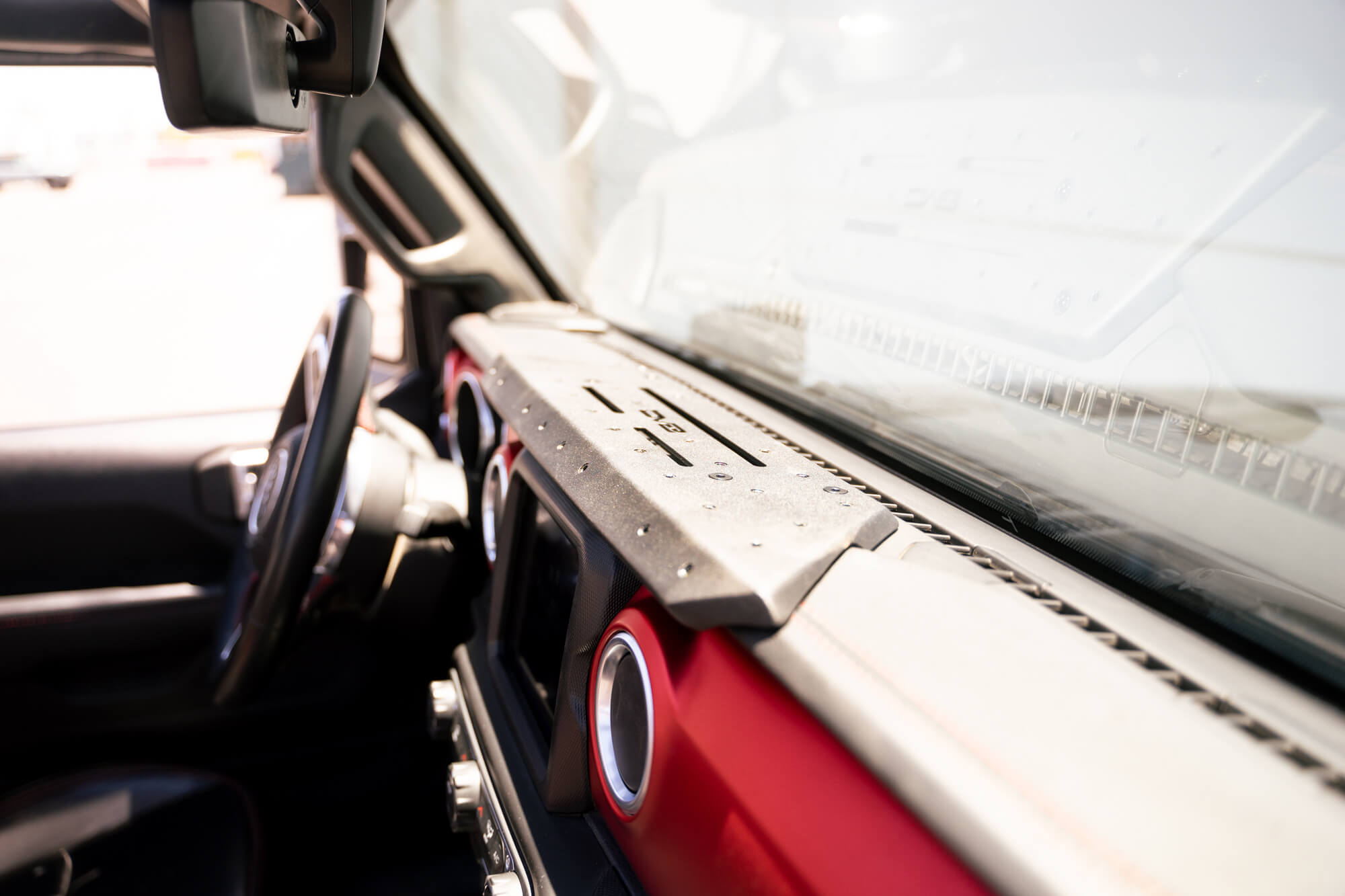 DV8 Offroad Jeep Wrangler JL & Gladiator JT Digital Device Dash Mount DMJL-01