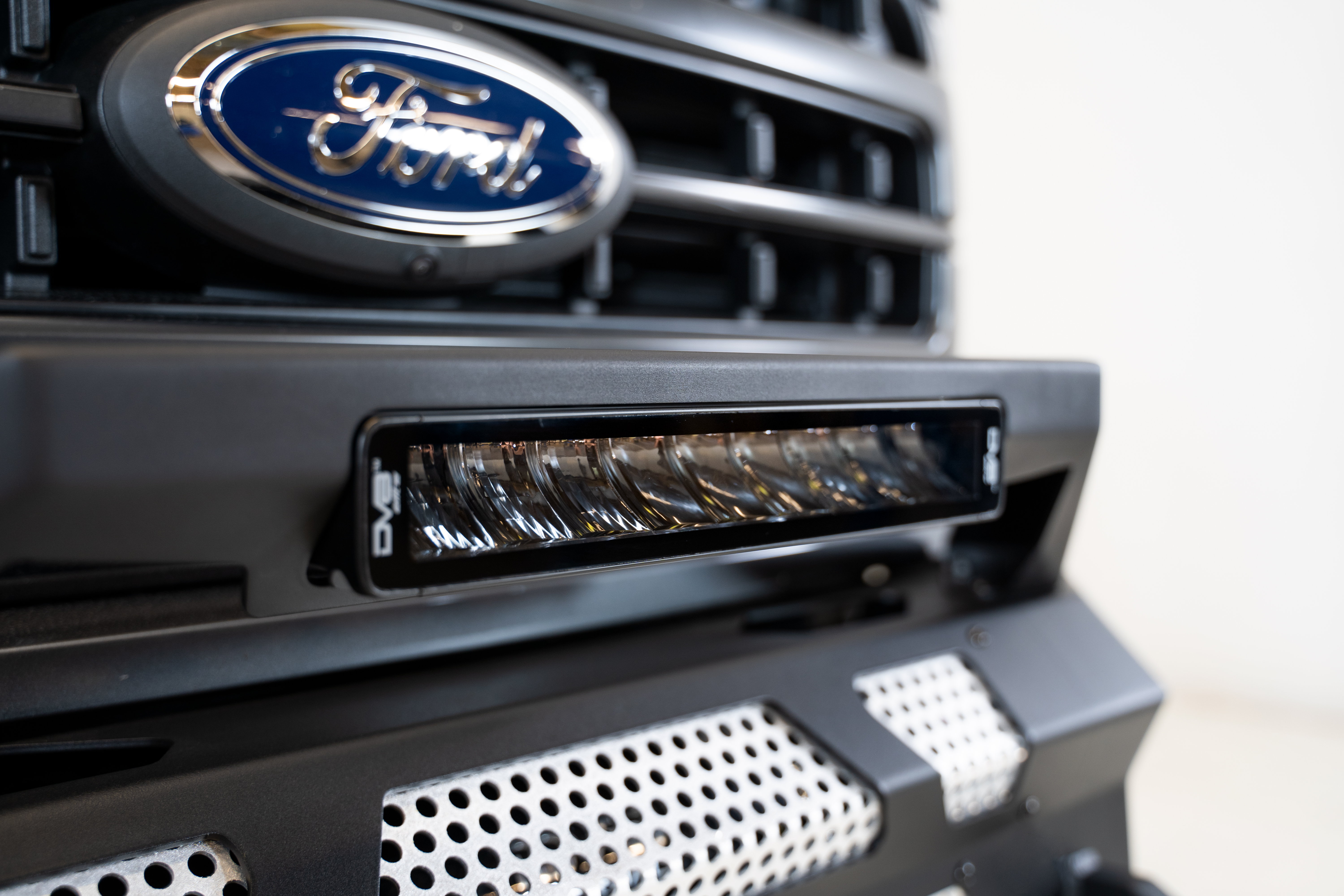 DV8 Offroad UNVL 13in. HIGH PROFILE LED LIGHT BAR w/ FLOOD/SPOT COMBO PATTERN/SIDE MOUNTS BE13EW45W