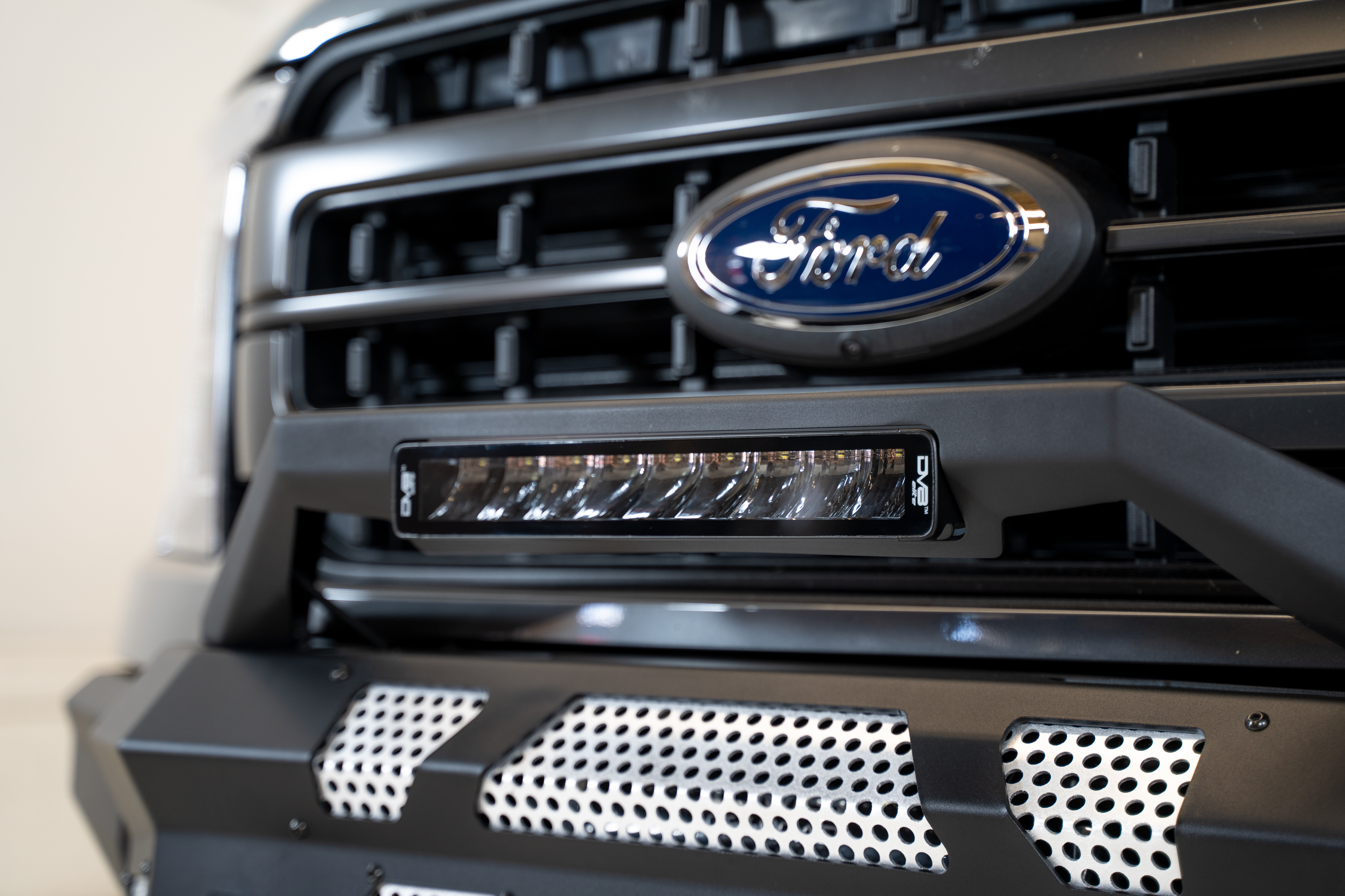 DV8 Offroad UNVL 13in. HIGH PROFILE LED LIGHT BAR w/ FLOOD/SPOT COMBO PATTERN/SIDE MOUNTS BE13EW45W