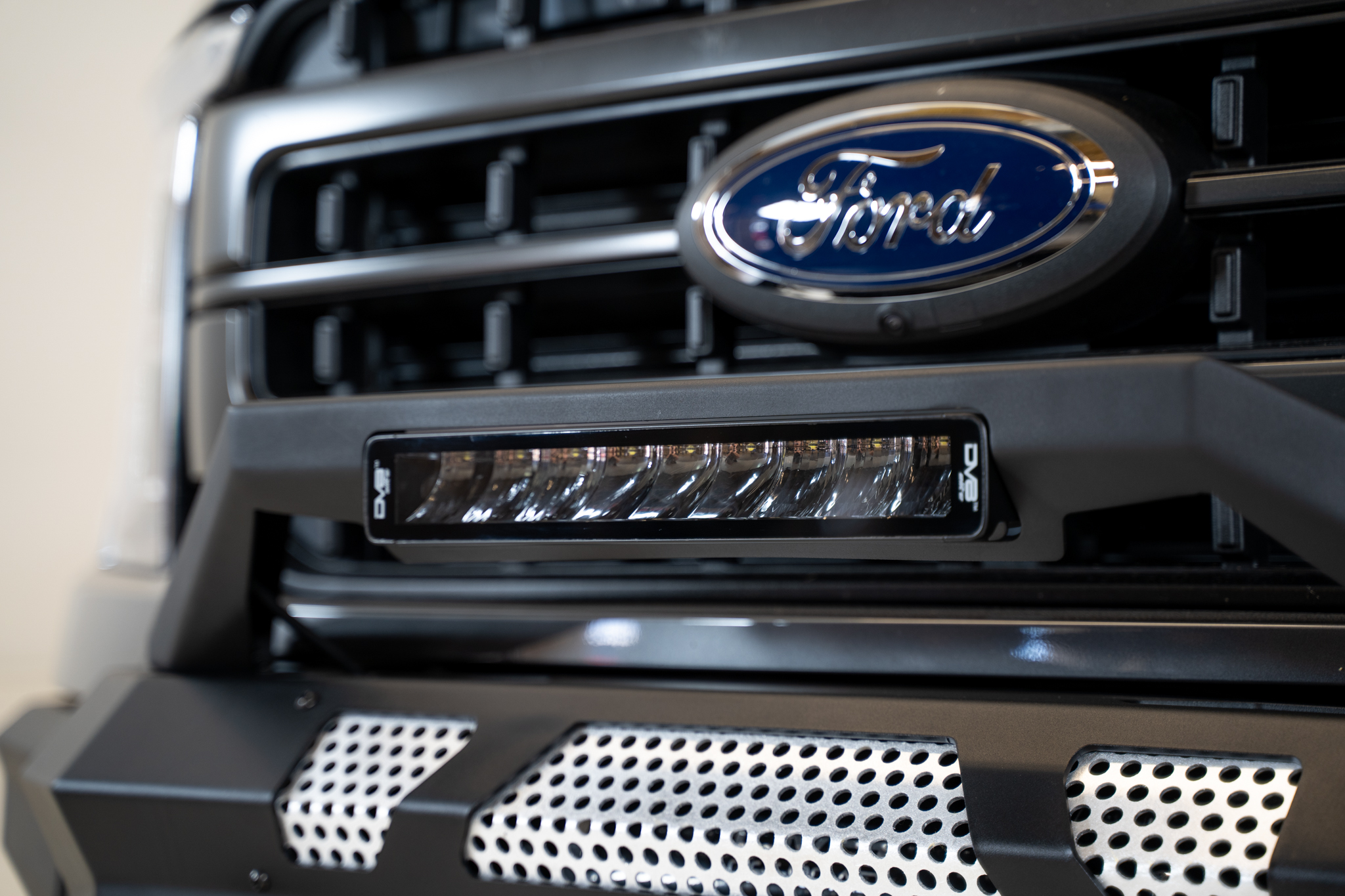 DV8 Offroad UNVL 13in. HIGH PROFILE LED LIGHT BAR w/ FLOOD/SPOT COMBO PATTERN/SIDE MOUNTS BE13EW45W