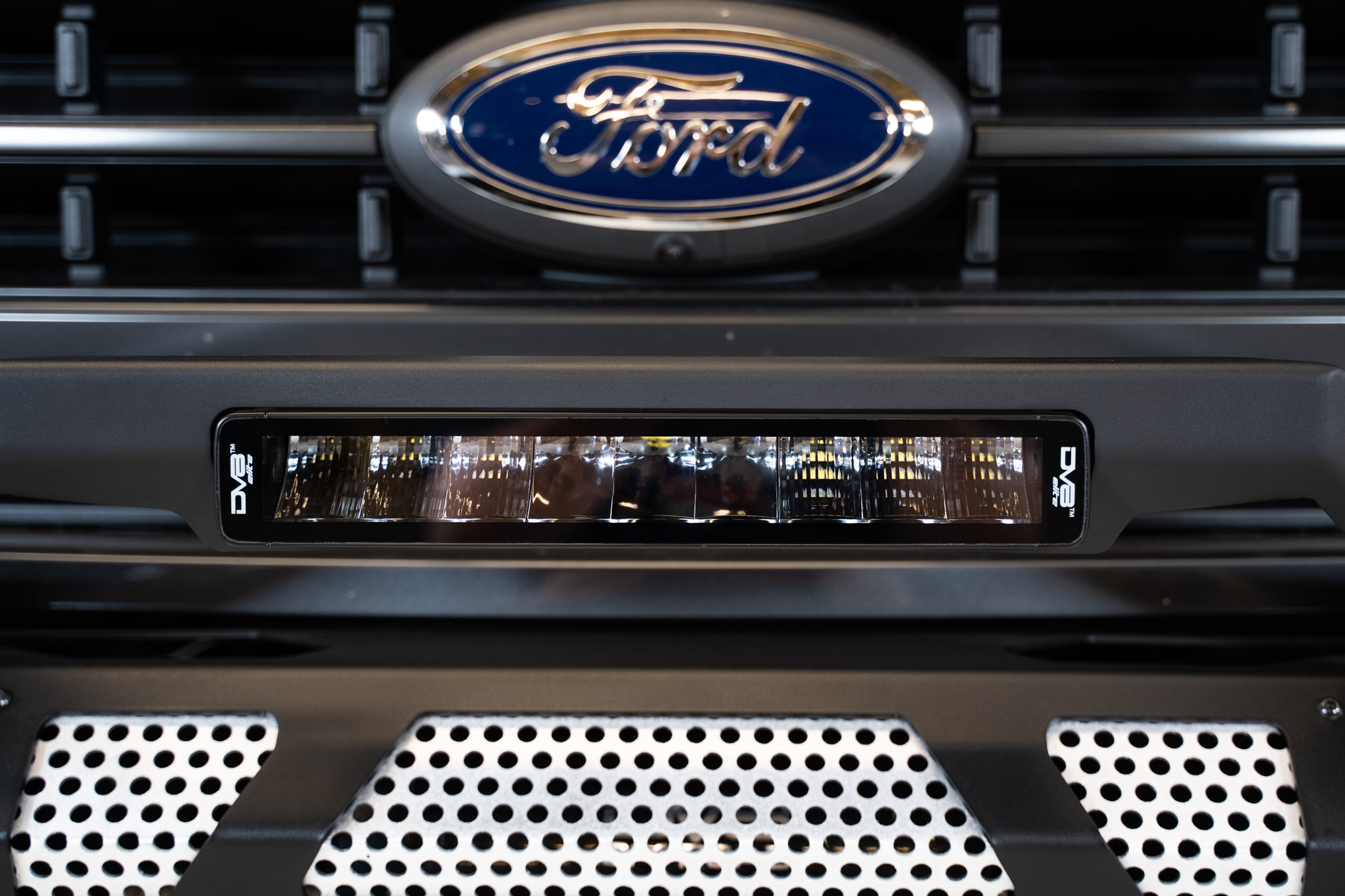 DV8 Offroad UNVL 13in. HIGH PROFILE LED LIGHT BAR w/ FLOOD/SPOT COMBO PATTERN/SIDE MOUNTS BE13EW45W