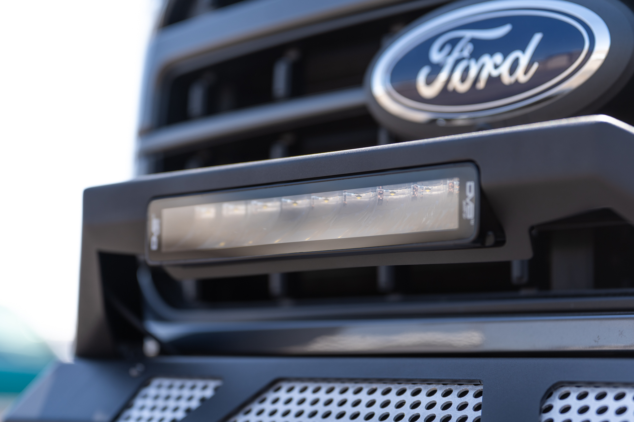 DV8 Offroad UNVL 13in. HIGH PROFILE LED LIGHT BAR w/ FLOOD/SPOT COMBO PATTERN/SIDE MOUNTS BE13EW45W