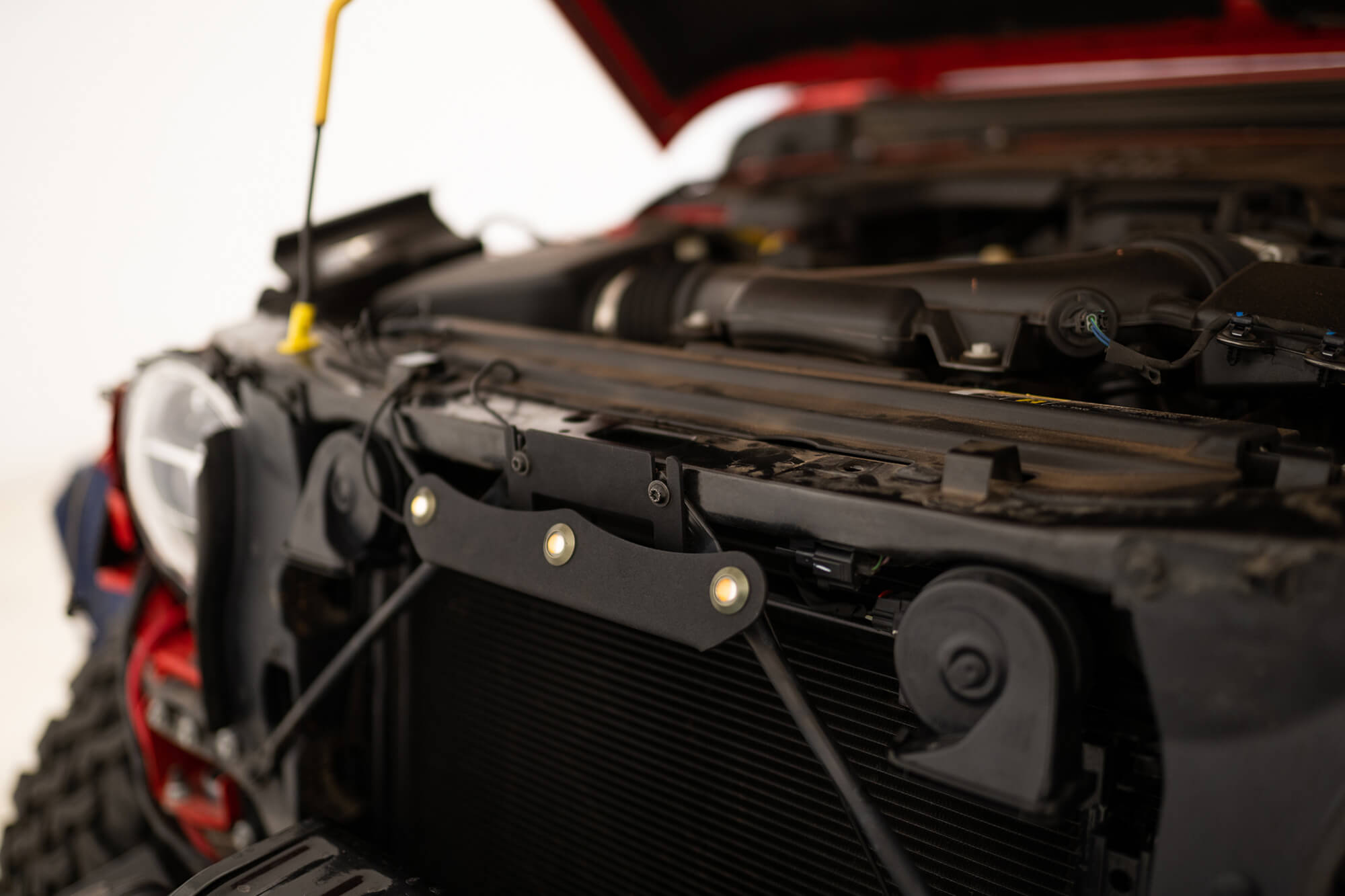 DV8 Offroad GRGL-01 20-22 JEEP GLADIATOR JT FRONT GRILL AMBER ACCENT LIGHTS GRGL-01