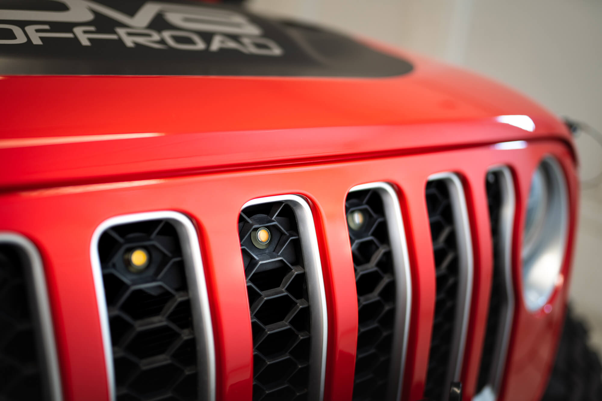 DV8 Offroad GRGL-01 20-22 JEEP GLADIATOR JT FRONT GRILL AMBER ACCENT LIGHTS GRGL-01