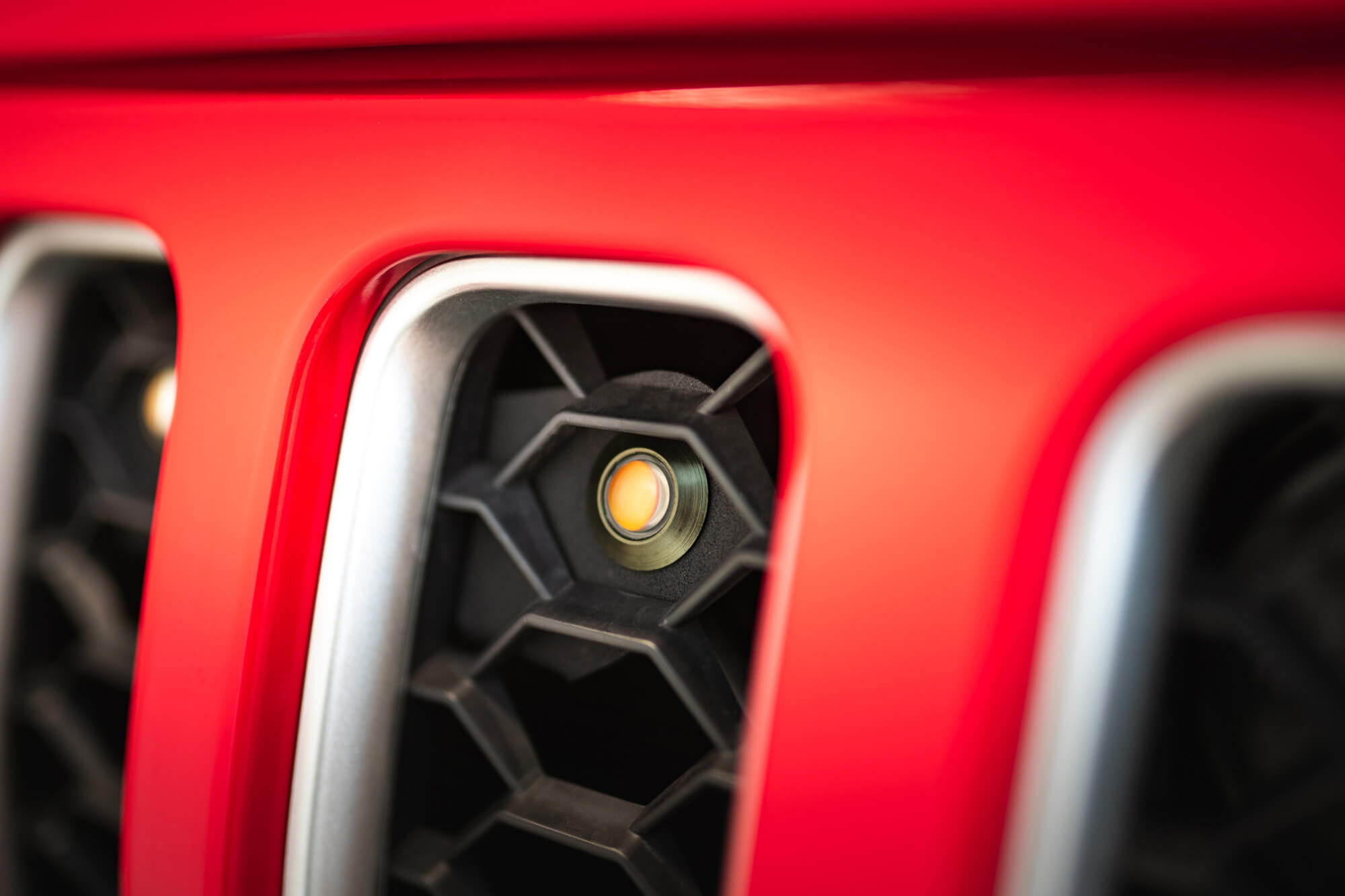 DV8 Offroad GRGL-01 20-22 JEEP GLADIATOR JT FRONT GRILL AMBER ACCENT LIGHTS GRGL-01