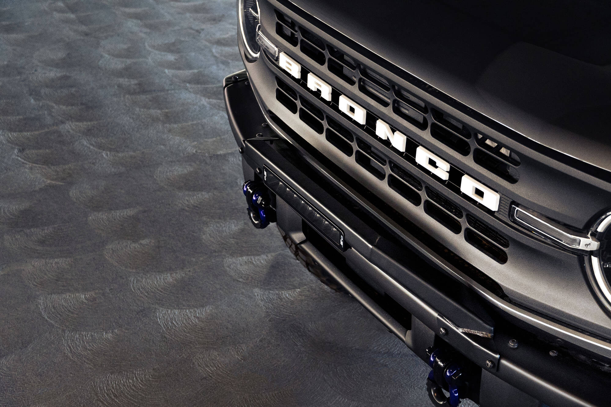 DV8 Offroad Bull Bar LBBR-04