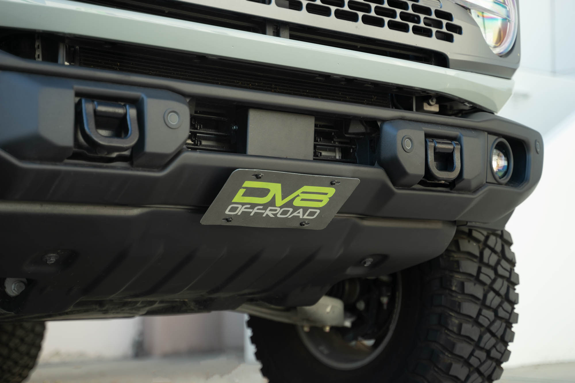 DV8 Offroad Ford Bronco Capable Bumper Slanted Front License Plate Mount LPBR-05
