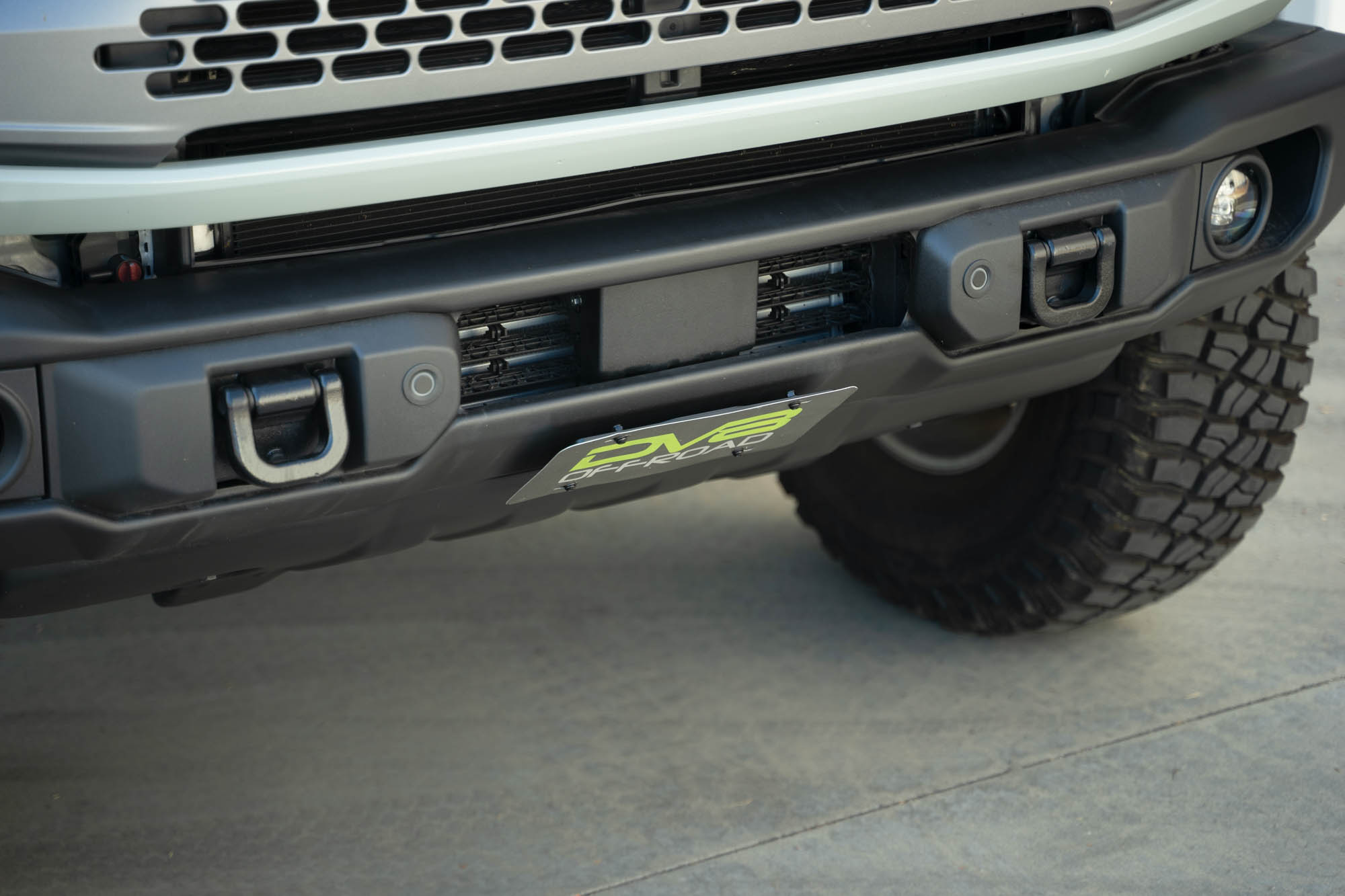 DV8 Offroad Ford Bronco Capable Bumper Slanted Front License Plate Mount LPBR-05