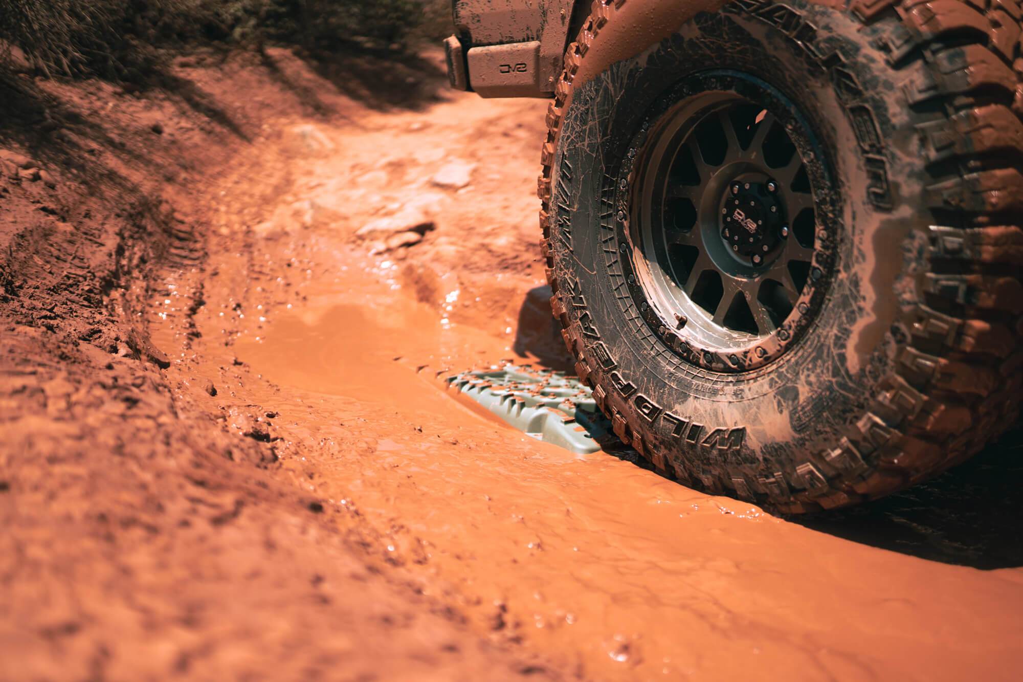 DV8 Offroad Traction Boards with Bag; Olive; Pair RTB1-01OL