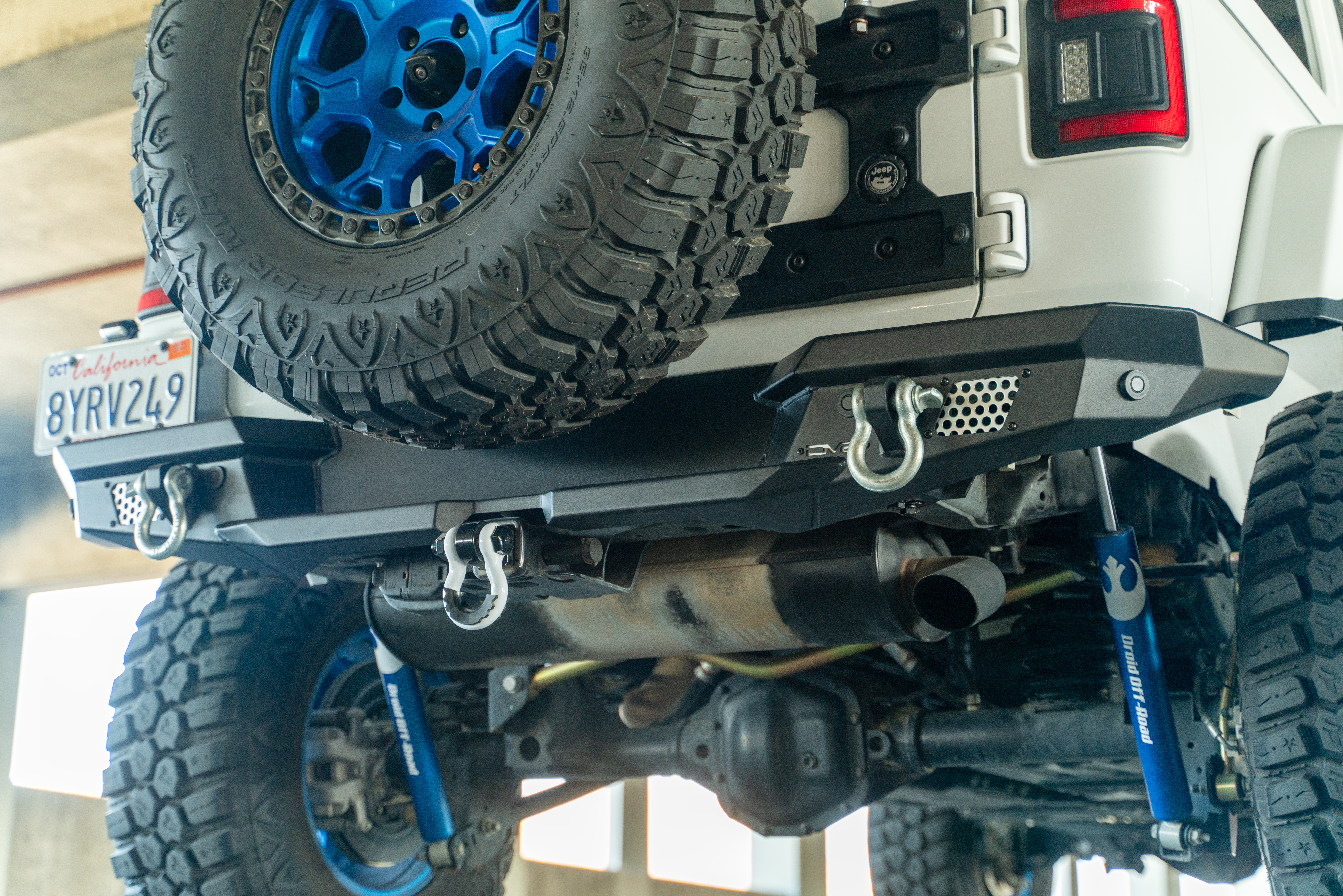 DV8 Offroad Jeep Wrangler JL MTO Series Rear Bumper w/ Optional Tire Carrier RBJL-13