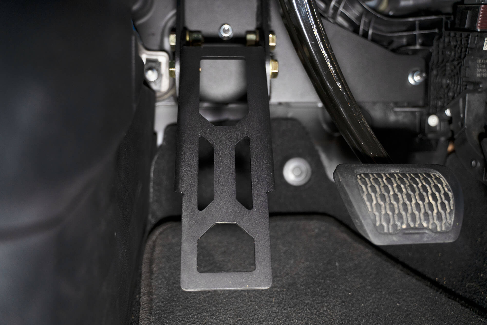 DV8 Offroad 2018-22 Jeep JL/JT Adjustable Dead Pedal? STJL-03