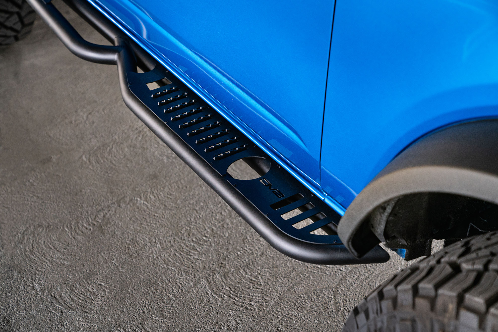 DV8 Offroad 2021-22 Ford Bronco; OE Plus Series Side Steps? SRBR-02