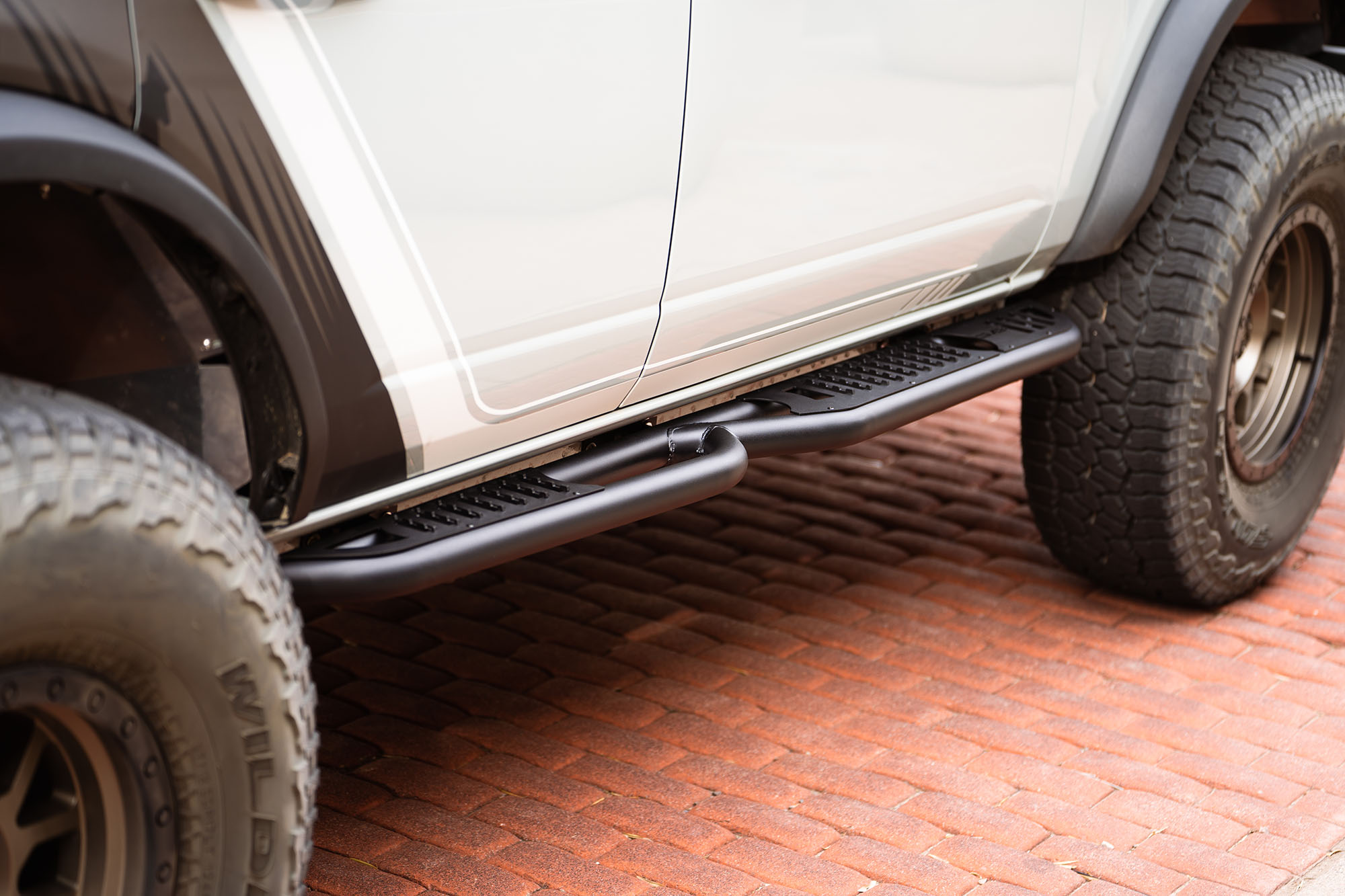DV8 Offroad 2021-22 Ford Bronco; OE Plus Series Side Steps? SRBR-02