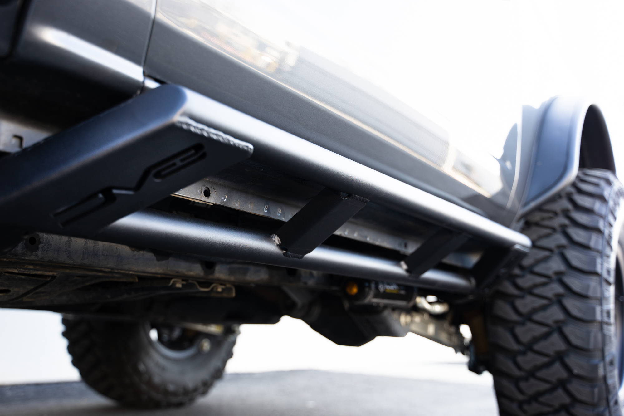 DV8 Offroad Rock Sliders SRBR-04