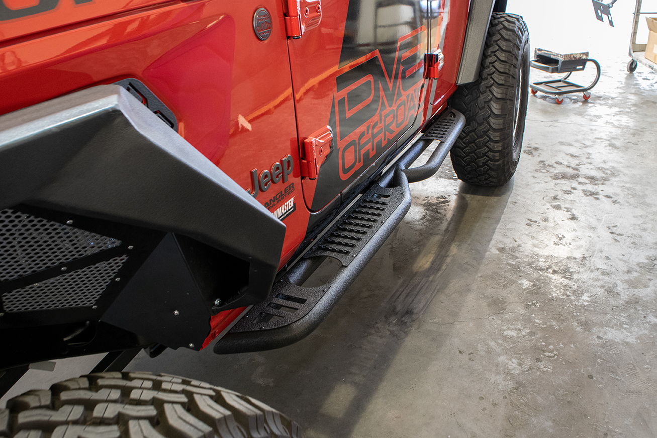 DV8 Offroad Boxed Rock Slider with Step SRJL-02