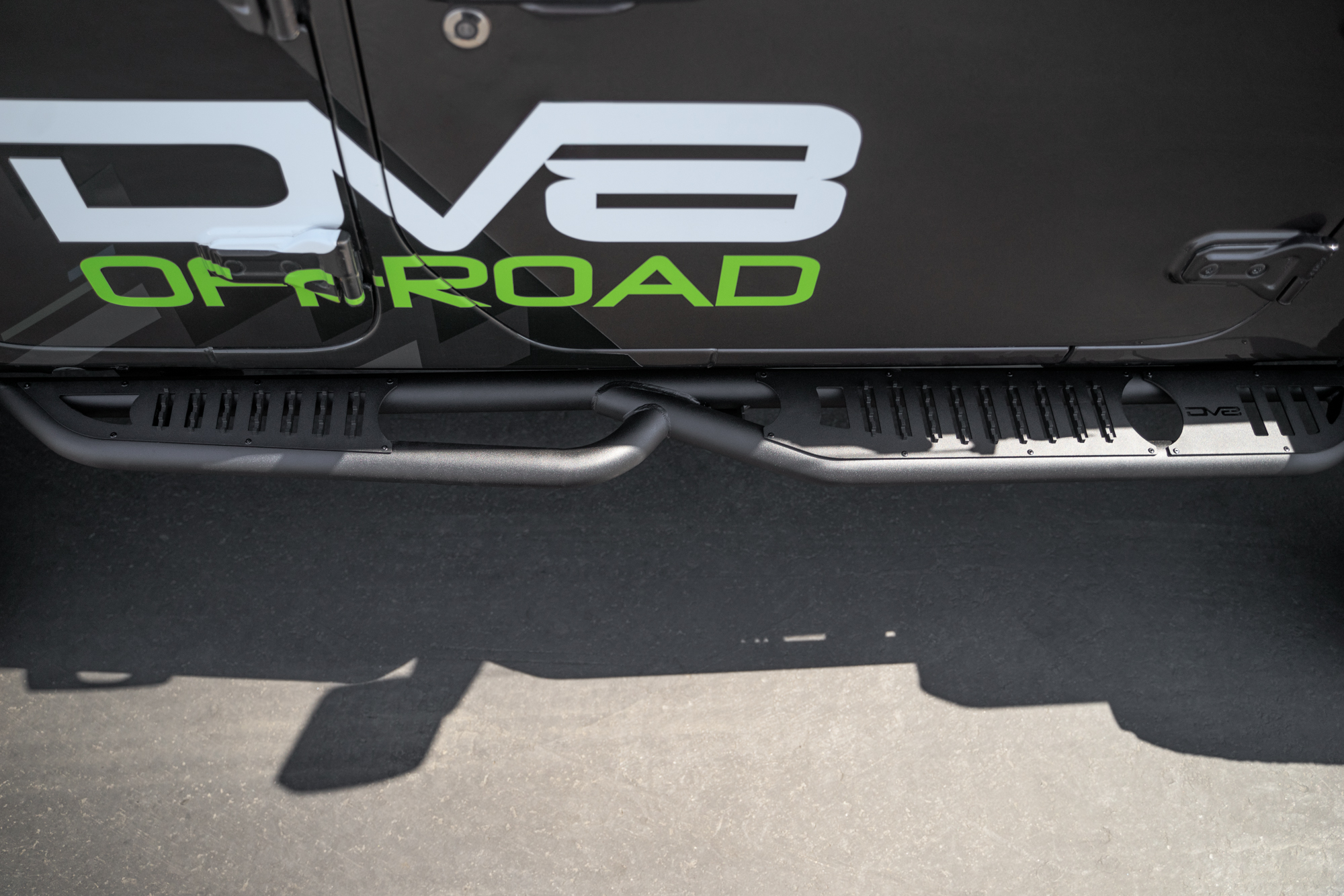 DV8 Offroad Jeep Wrangler JL OE Plus 4-Door Side Steps SRJL-08