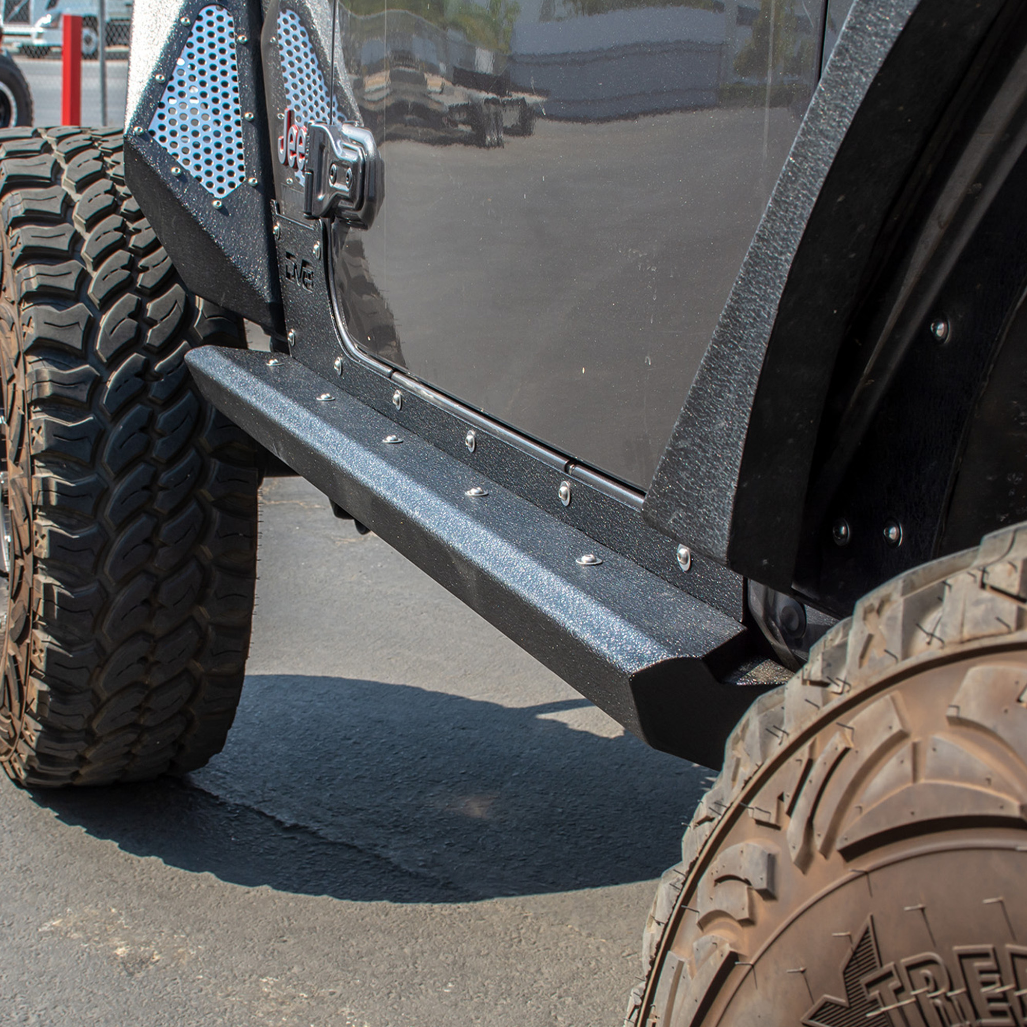 DV8 Offroad Rock Slider with Rock Skin SRJL-26