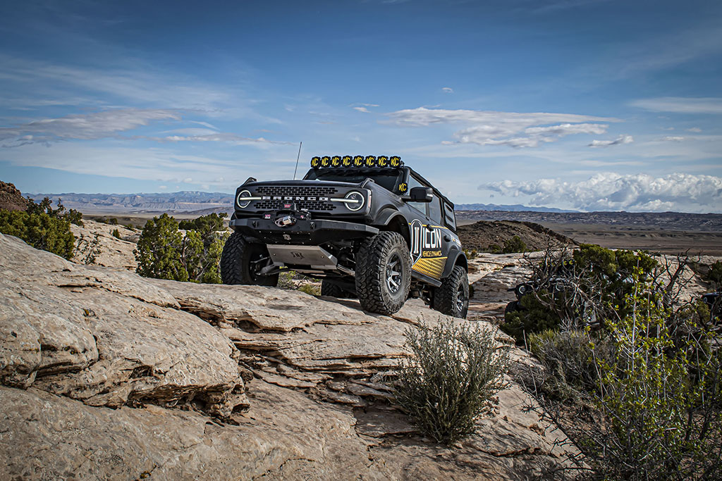 ICON Impact Series Offroad Armor 21-23 FORD BRONCO PRO SERIES FRONT WINCH BUMPER 45201