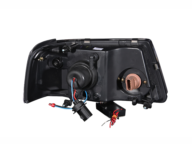 ANZO USA Crystal Headlight Set w/Halo 111152