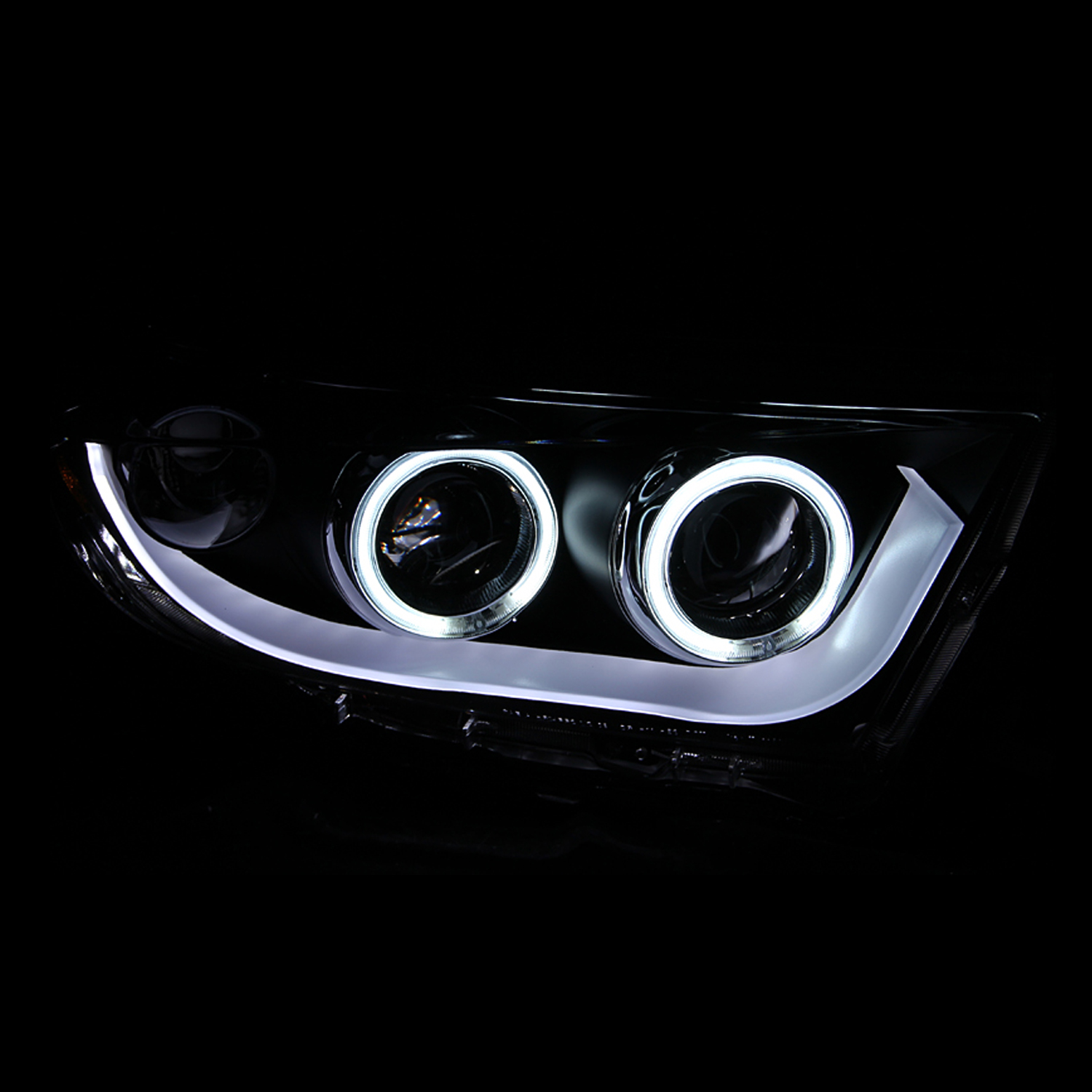 ANZO USA Projector Headlight Set w/Halo 111262