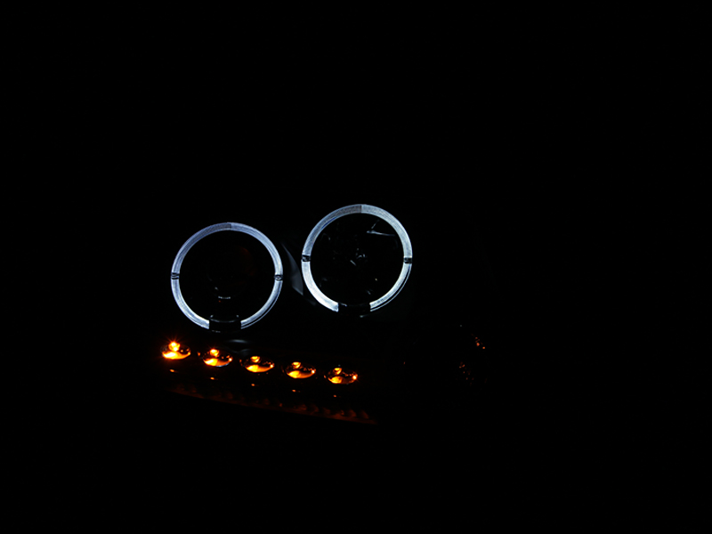 ANZO USA Projector Headlight Set w/Halo 111204