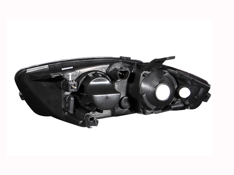 ANZO USA Crystal Headlight Set 121020