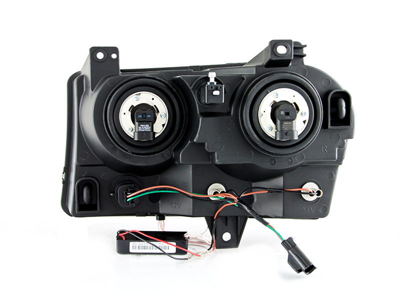 ANZO USA Crystal Headlight Set w/Halo 121137