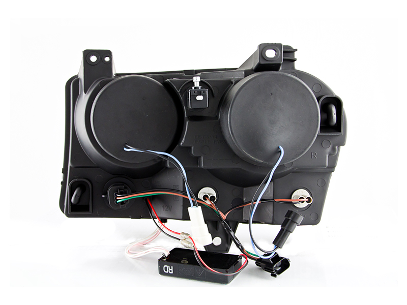 ANZO USA Projector Headlight Set w/Halo 121136