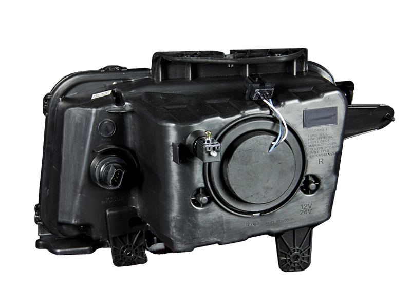 ANZO USA Projector Headlight Set w/Halo 121311