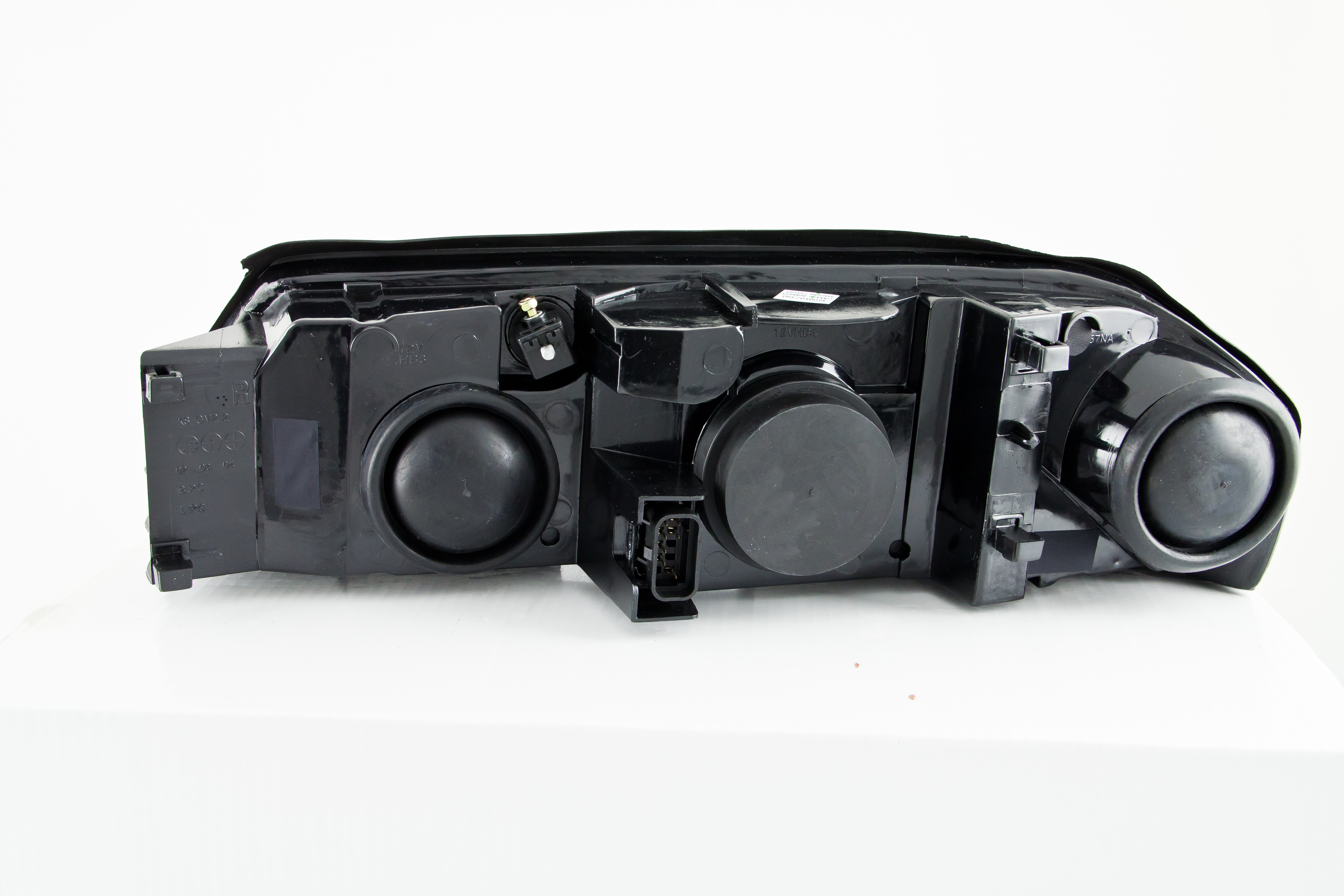 ANZO USA Projector Headlight Set w/Halo 121339