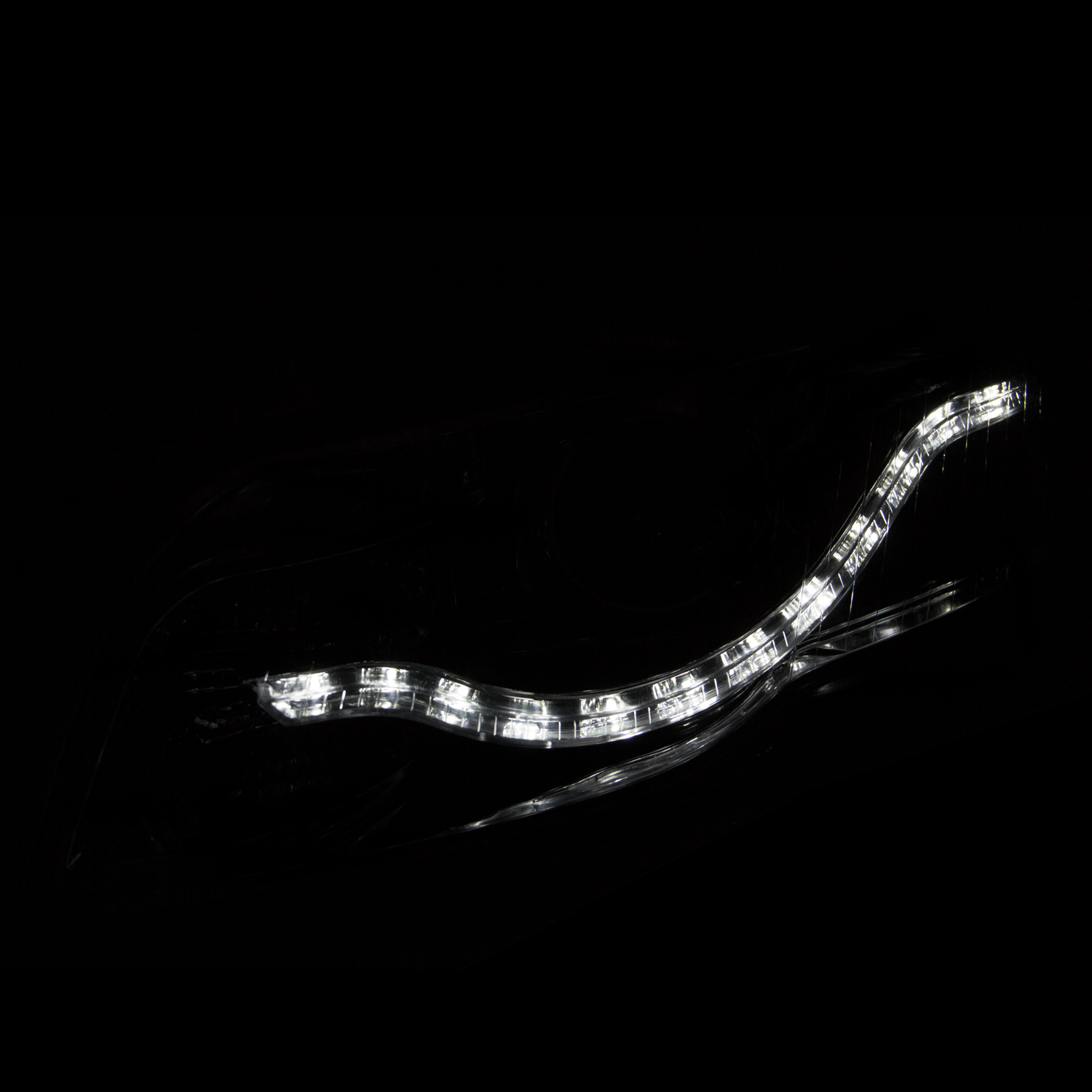 ANZO USA Projector Headlight Set w/2 Halos 121484