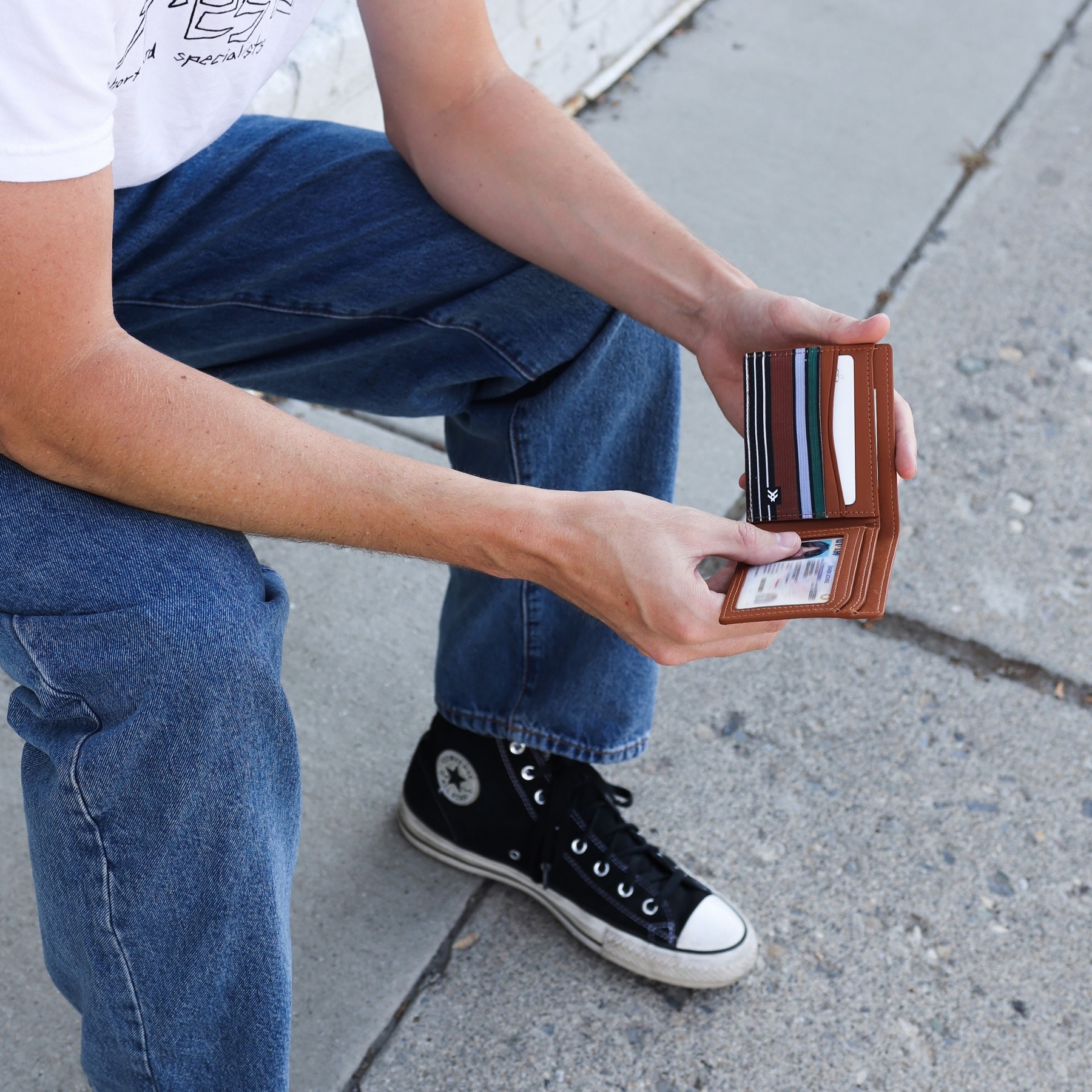 Thread Wallets Vegan Leather Bifold 1