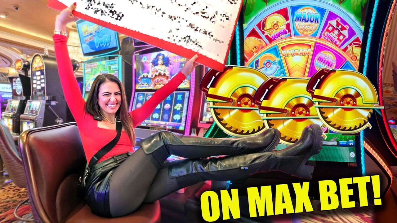 The Moment The Casino Owner Came Down I Knew I Won HUGE!! The Moment The Casino Owner Came Down I Knew I Won HUGE!!