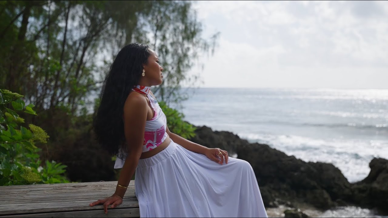 Liz Vamarasi, Sean Rii – Vukaci (Official Music Video) Liz Vamarasi, Sean Rii – Vukaci (Official Music Video)