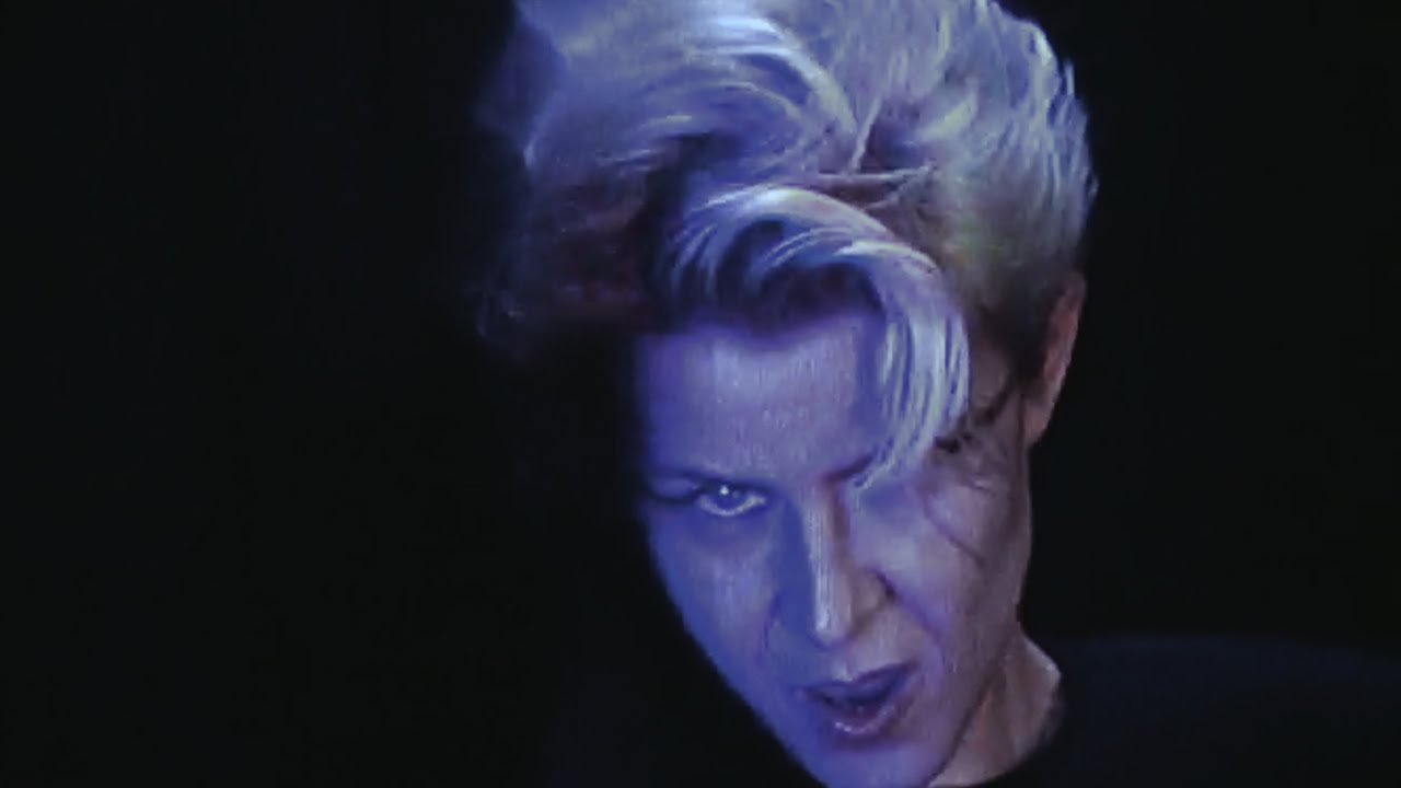 Robyn – Talk To Me (Official Music Video) Robyn – Talk To Me (Official Music Video)