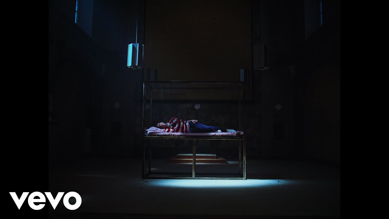 Gracie Abrams – Hit the Wall (Official Music Video) Gracie Abrams – Hit the Wall (Official Music Video)