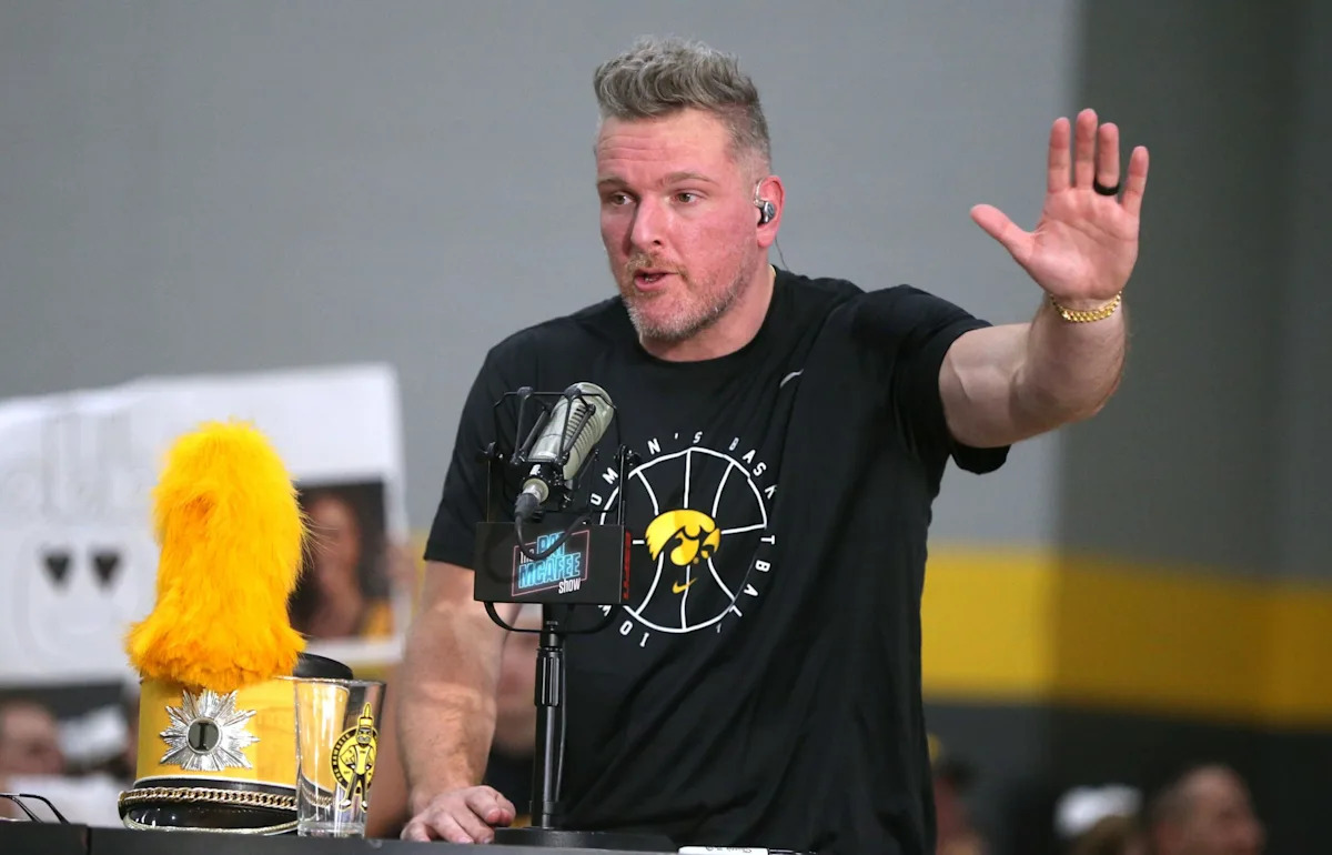 Did Pat McAfee replace David Pollack on College GameDay and what’s the real reason ESPN made the switch? Did Pat McAfee replace David Pollack on College GameDay and what’s the real reason ESPN made the switch?